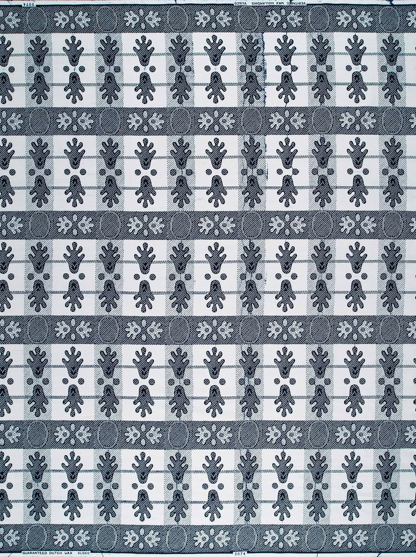 Gray white patterned fabric stylized wax hollandais vl02074.165