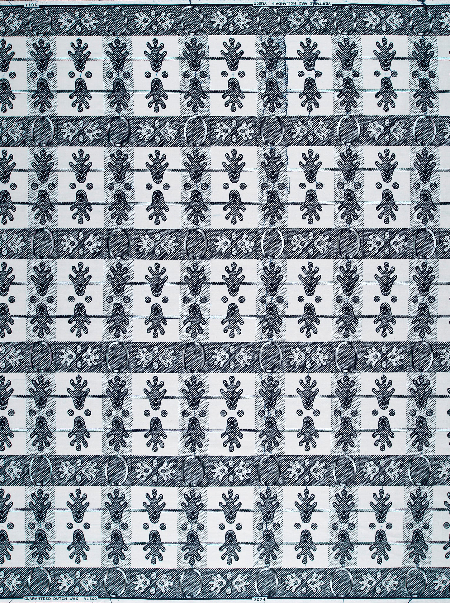 Gray white patterned fabric stylized wax hollandais vl02074.165