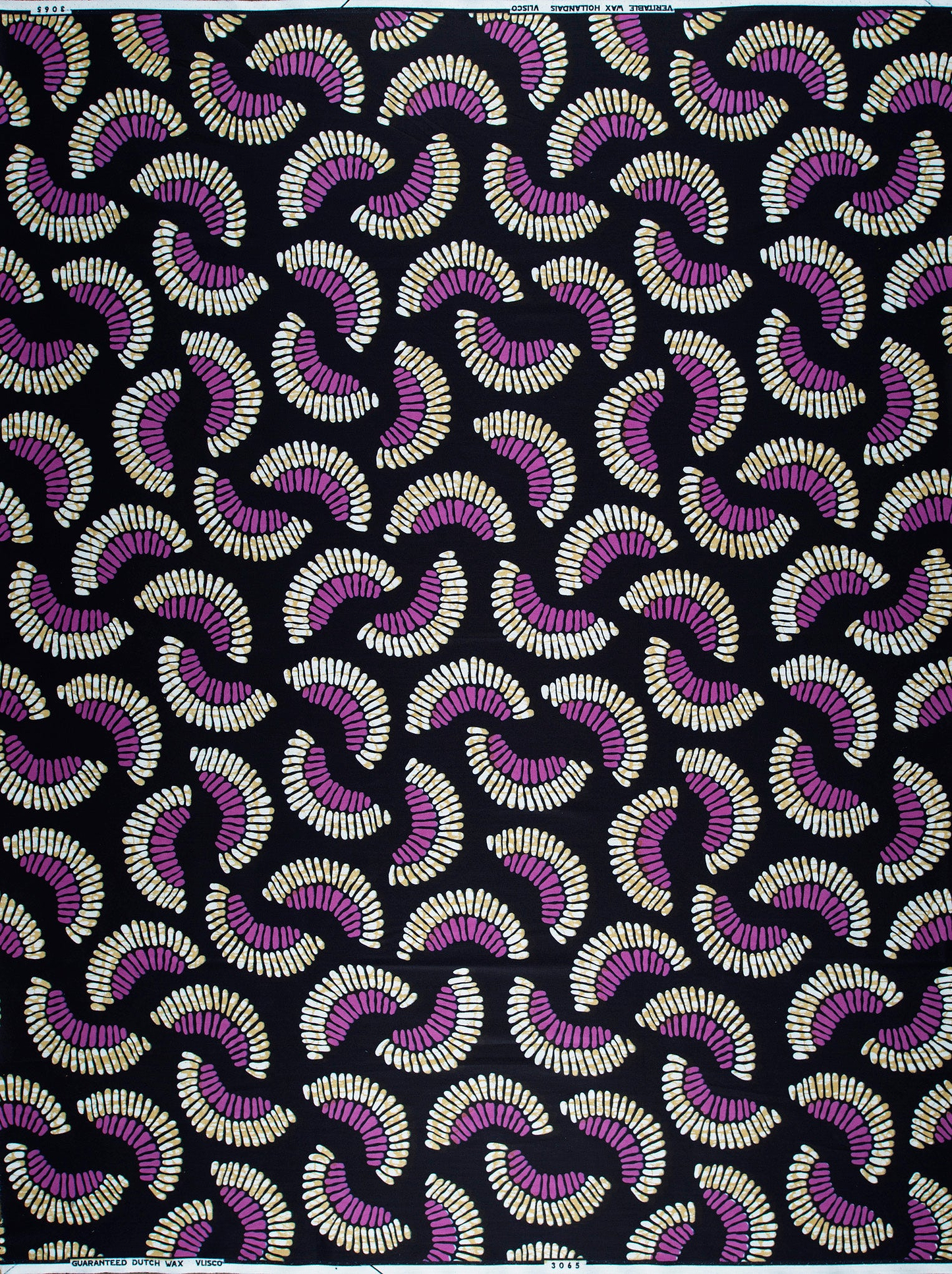 Black fabric pattern curved fan-like wax hollandais vl03065.025