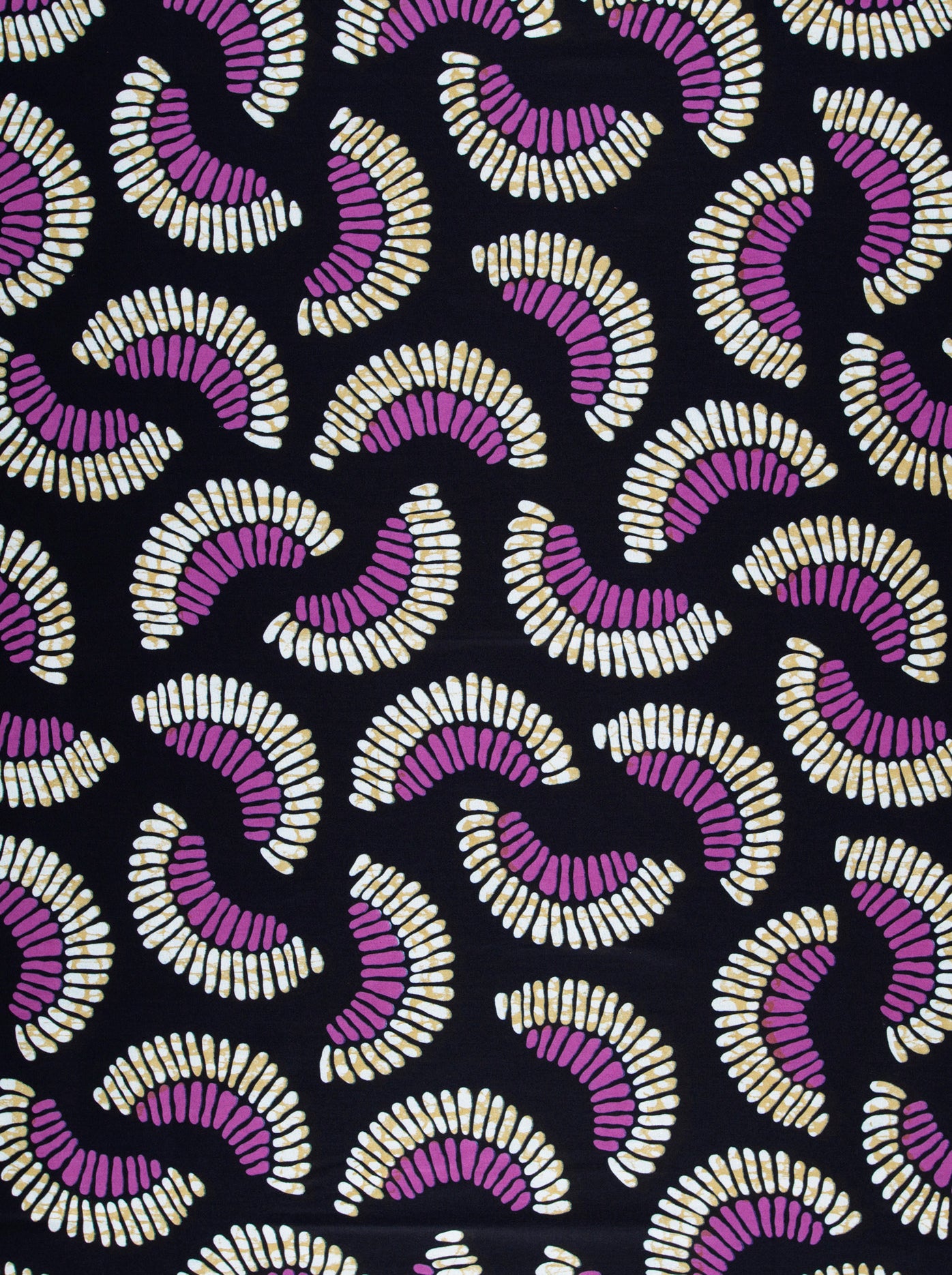 Black fabric pattern curved fan-like wax hollandais vl03065.025