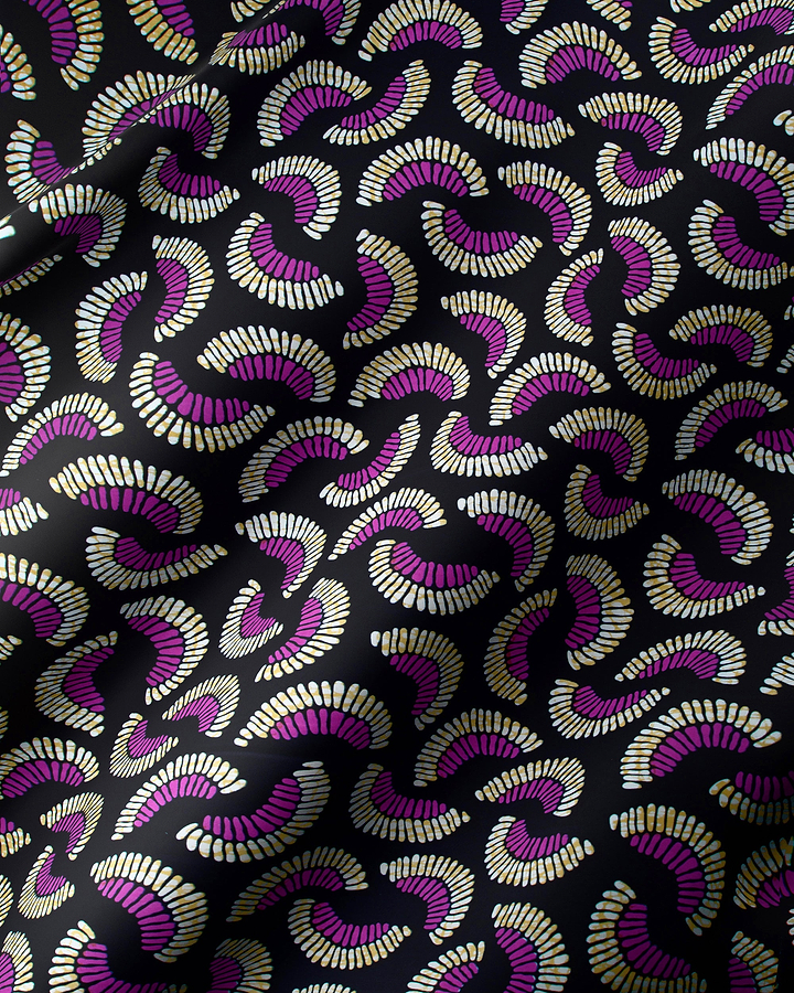 Black fabric pattern curved fan-like wax hollandais vl03065.025