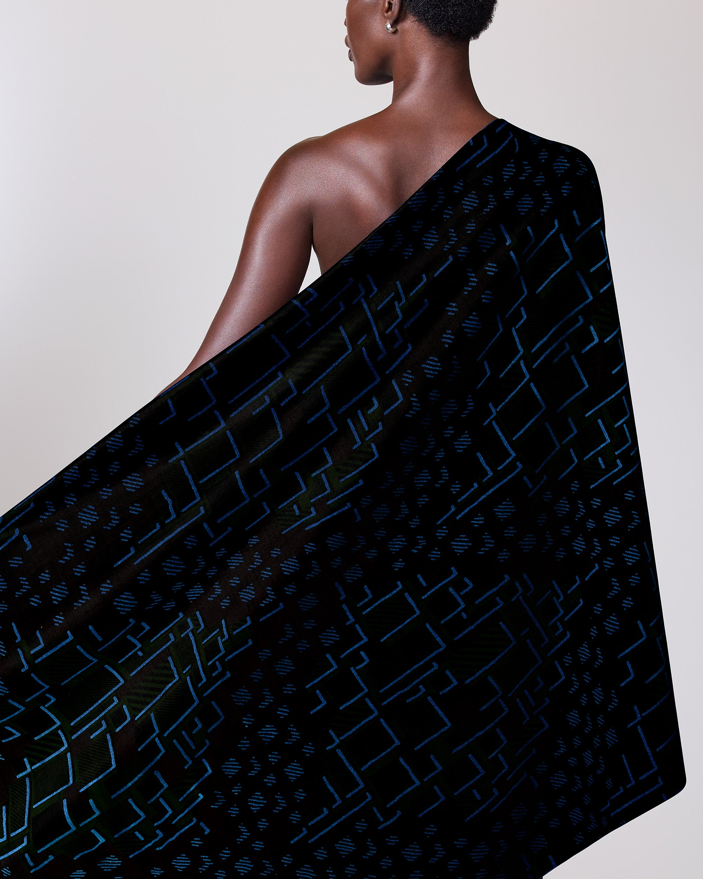 Black velvet shawl subtle blue sky wax vl03826.172