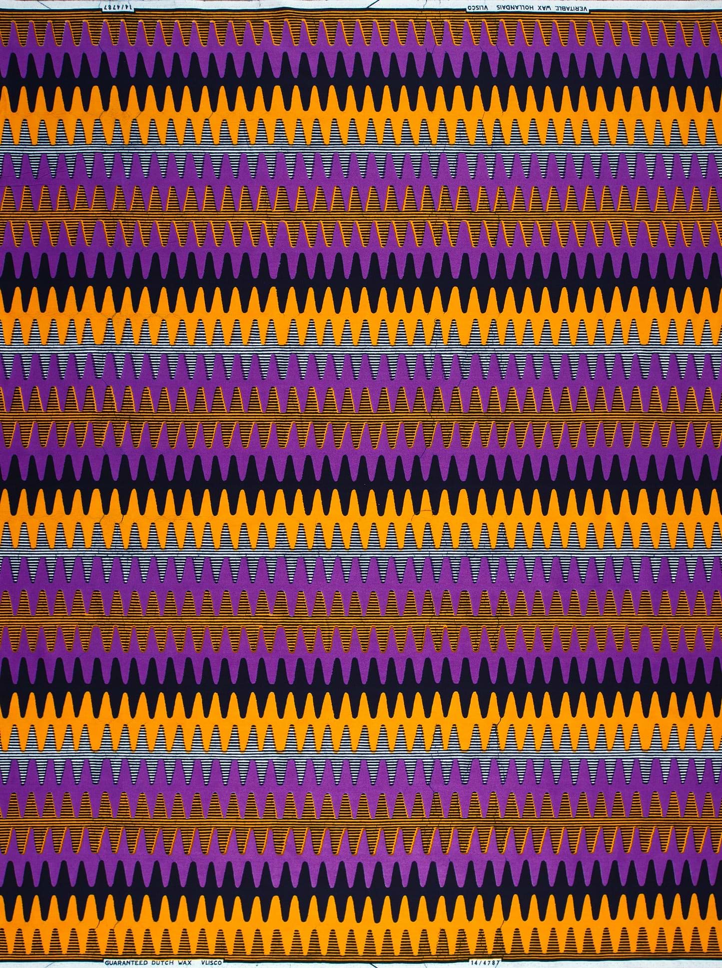 Vibrant purple orange zigzag-patterned fabric wax hollandais vl04787.086