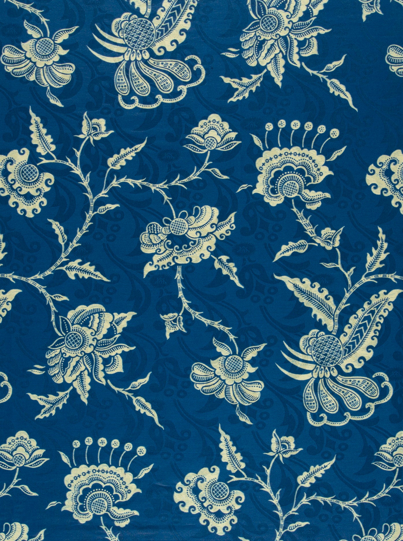 Deep blue fabric adorned intricate wax hollandais vl08473.009