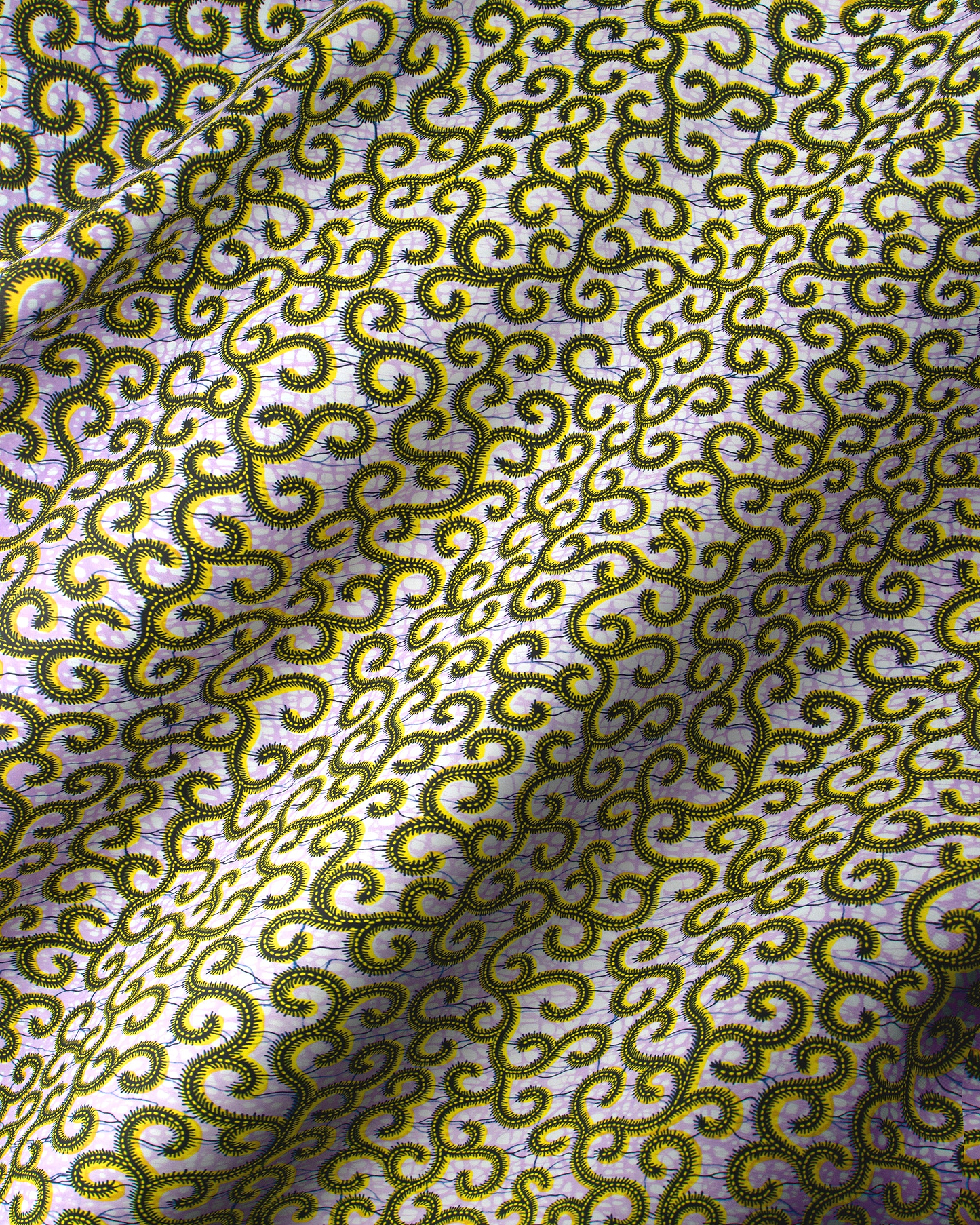 Vibrant yellow black patterns adorn wax hollandais vl0h907.239