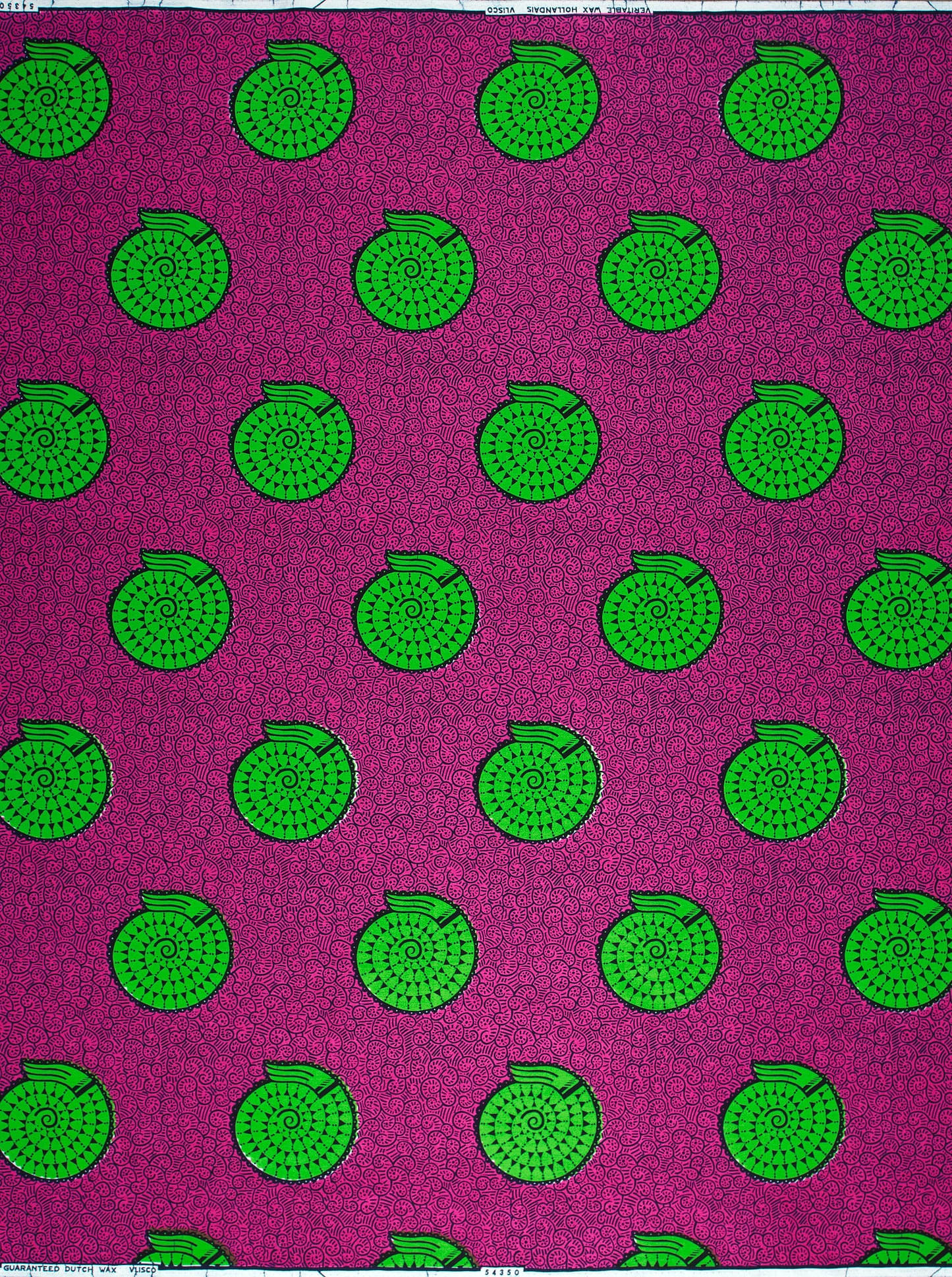 Vibrant magenta fabric pattern bold wax hollandais vl54350.018