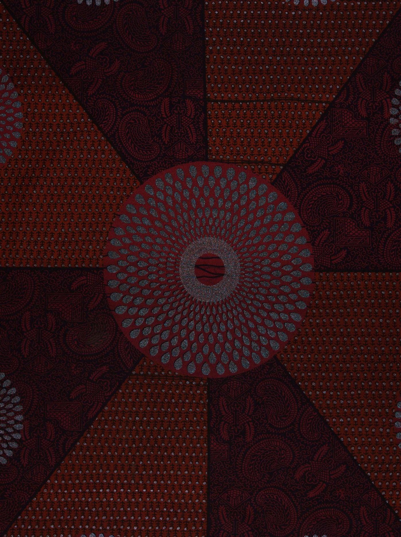 Sky Wax | VL55650.148 | Red-Green Pearl Embellished
