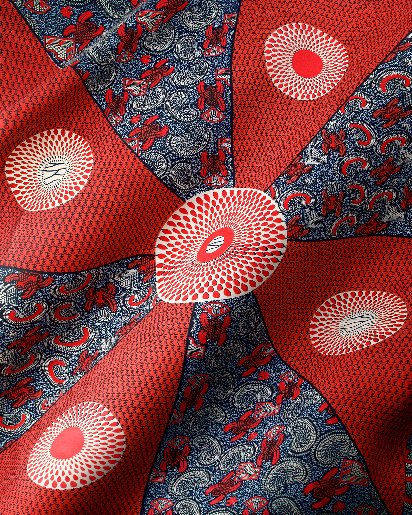 Wax Hollandais | VL55650.152 | Red Embellished