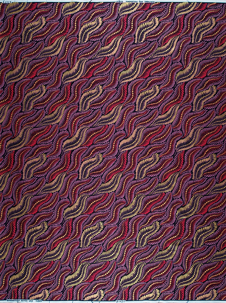 Richly patterned fabric wave-like design wax hollandais vla1472.016