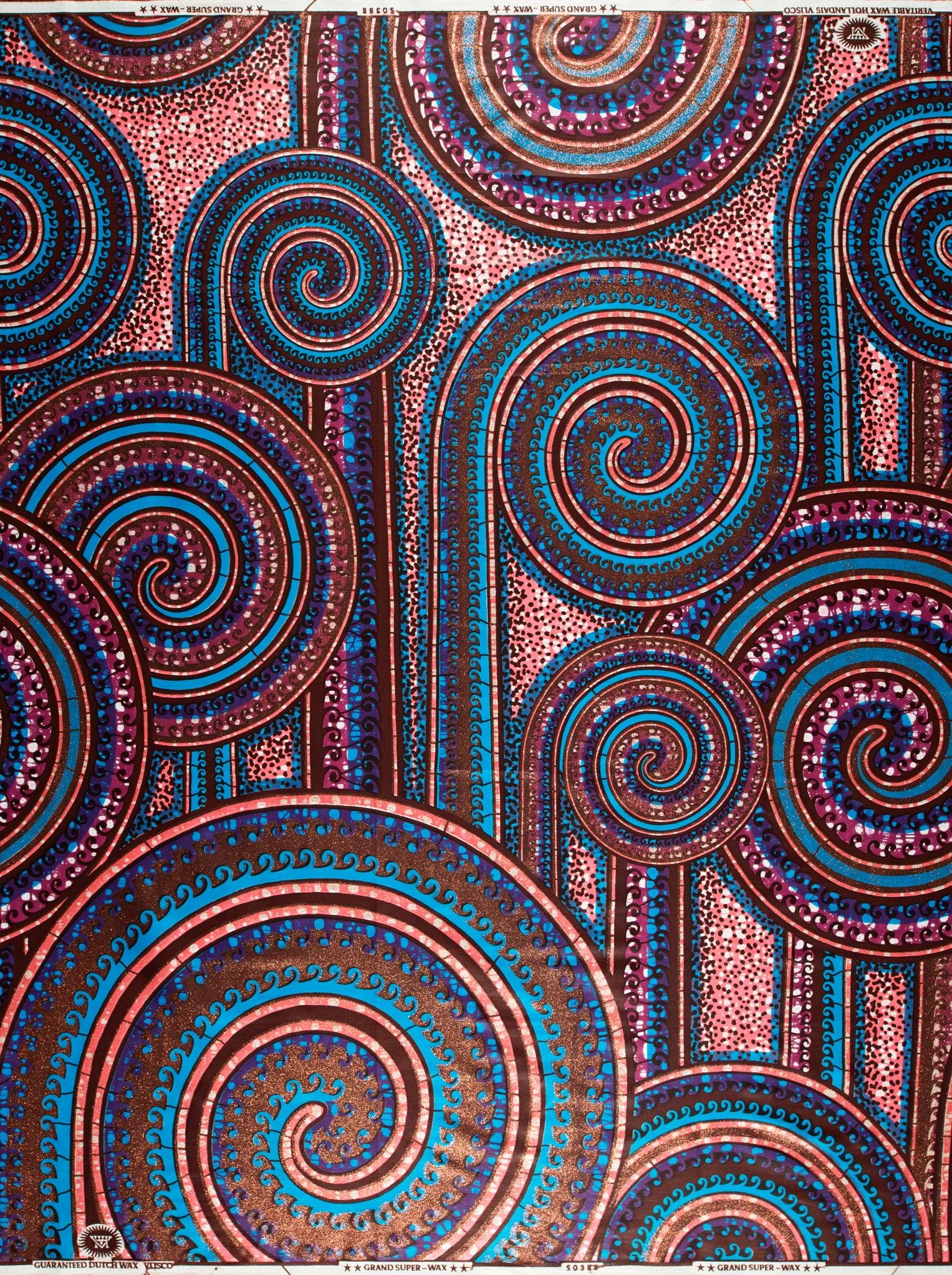 Vibrant patterned fabric bold blues grand super-wax vls0388.004
