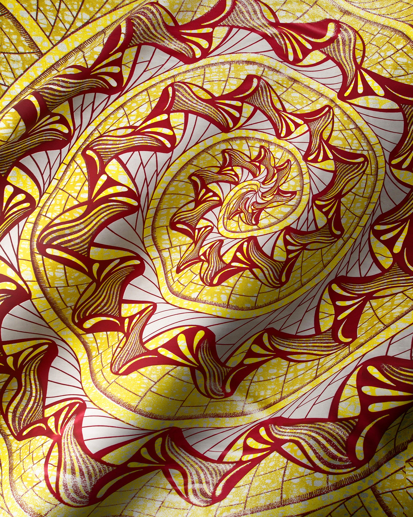 Vibrant yellow red patterned fabric grand super-wax vls0984.009