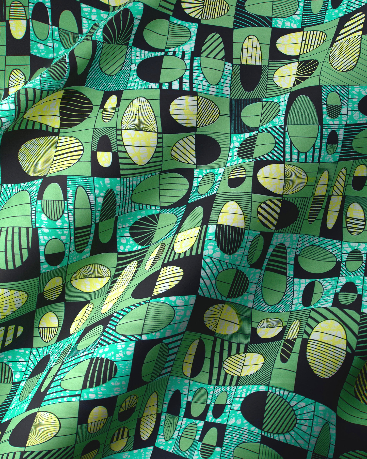 Vibrant green black patterned fabric super-wax vls2764.011