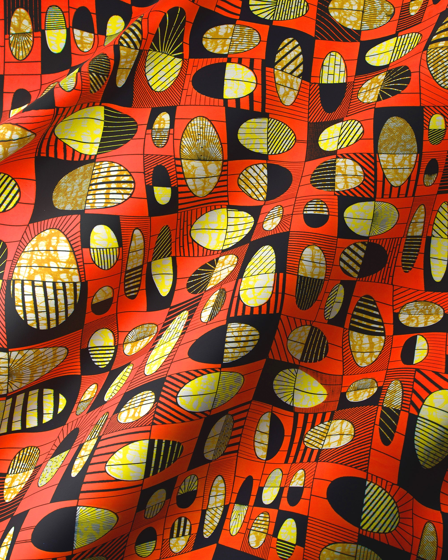 Vibrant red fabric bold black super-wax vls2764.014