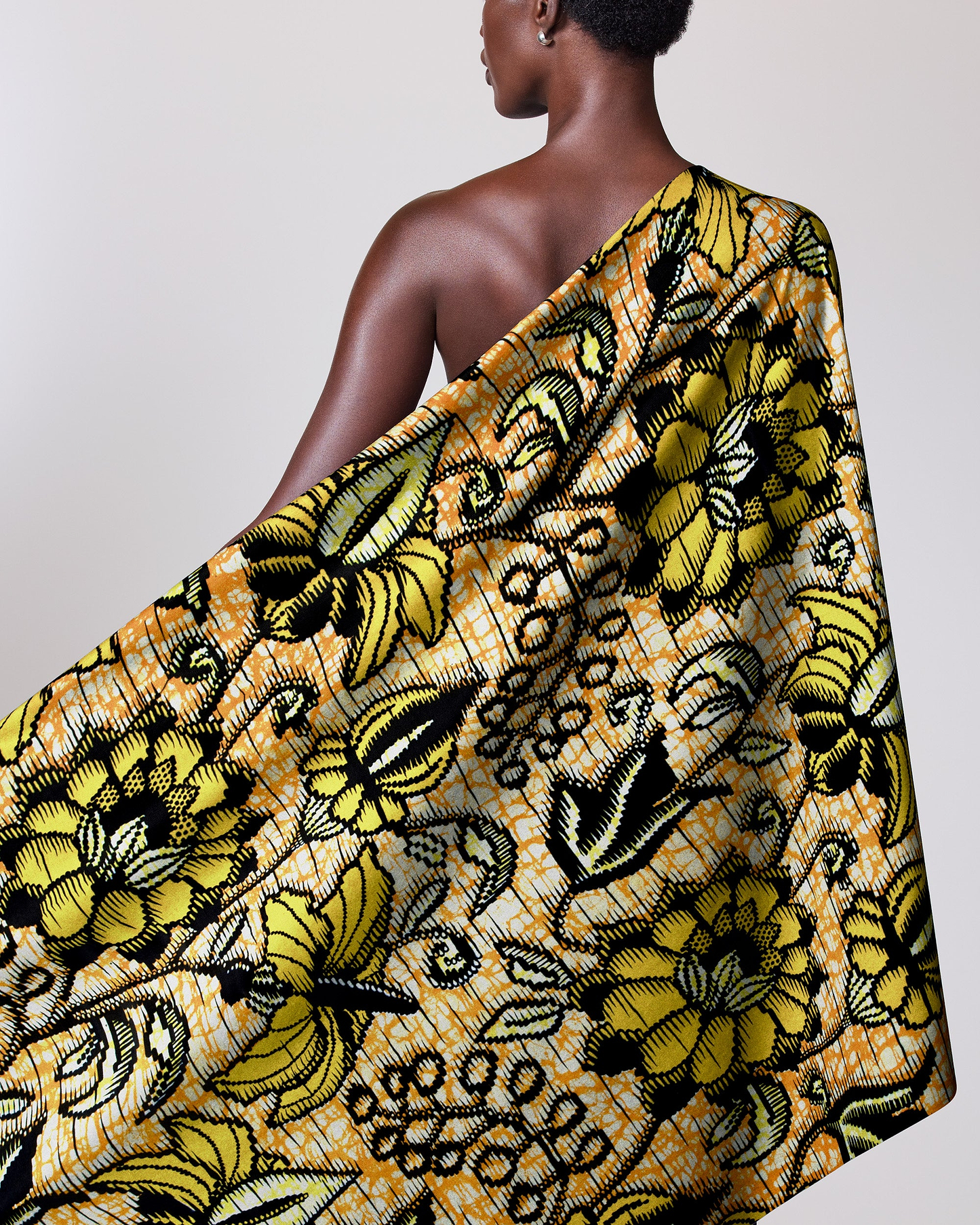 Vibrant yellow black floral-patterned fabric super-wax vls6412.007