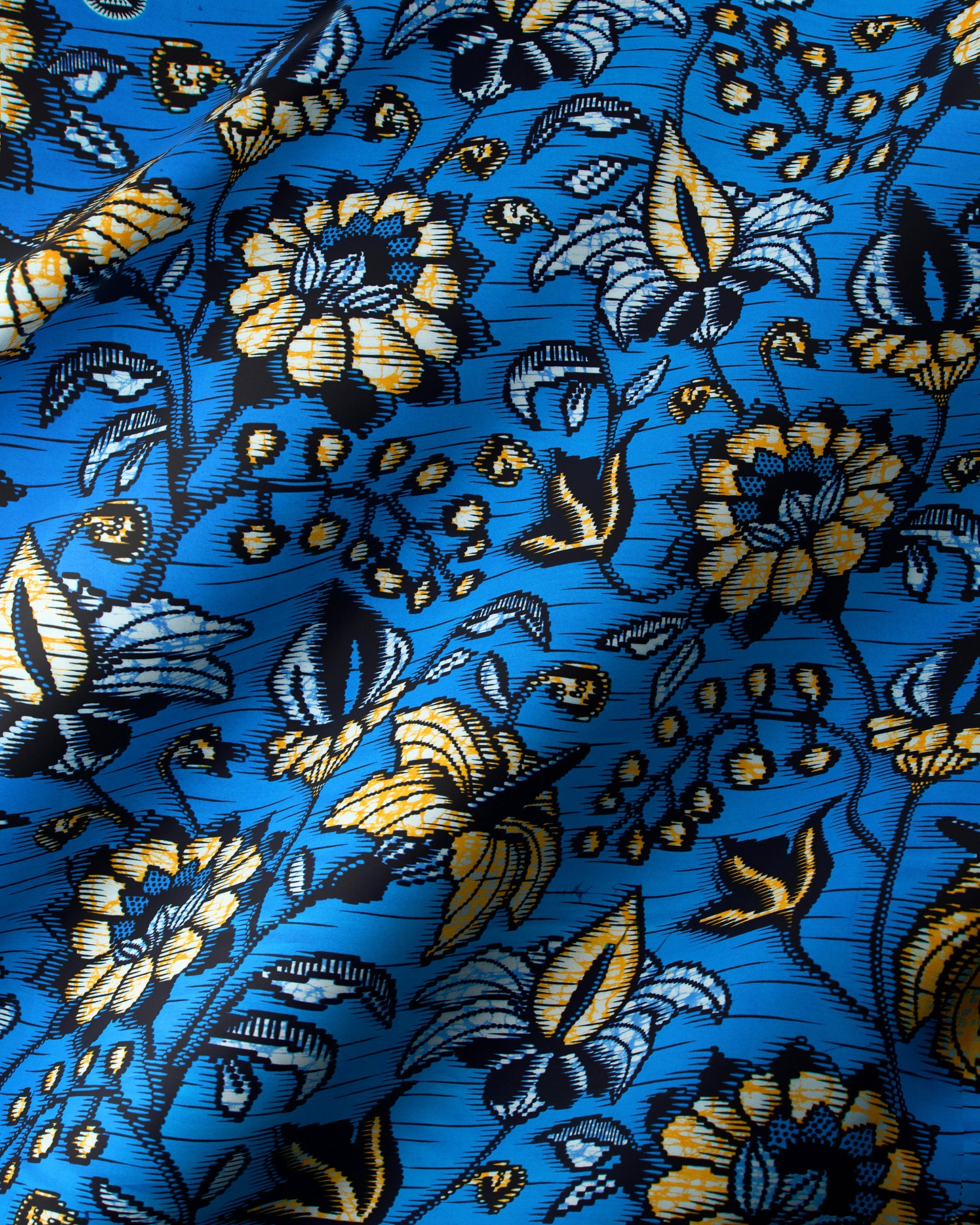 Vibrant blue fabric bold intricate super-wax vls6412.009