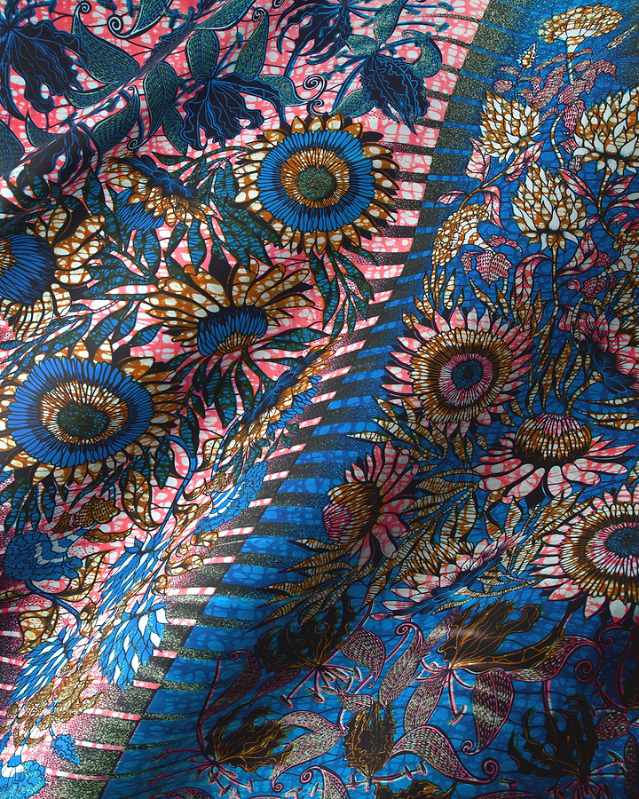 Vibrant blue pink floral-patterned fabric grand super-wax vls6579.007