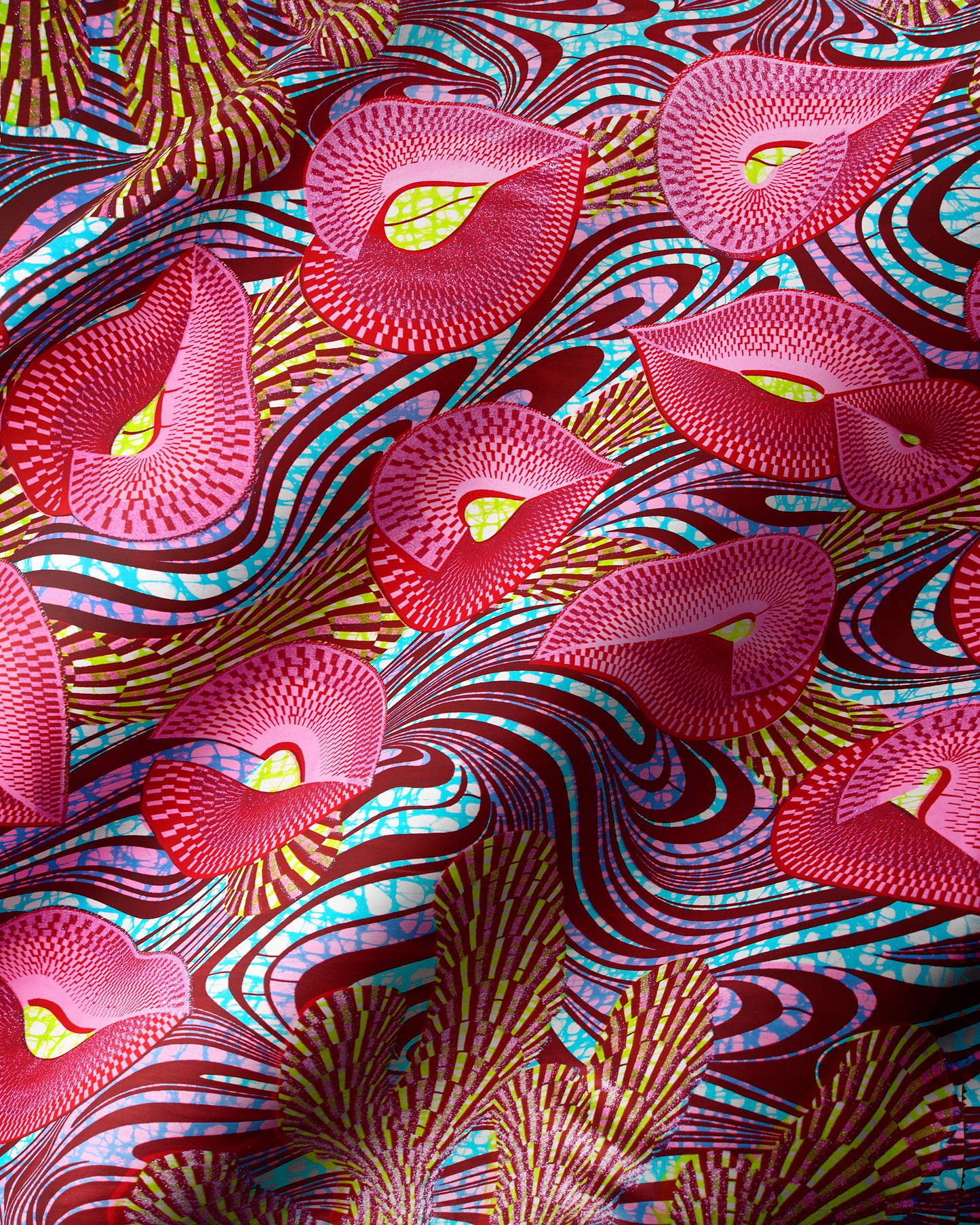 Vibrant pink lips yellow centers grand super-wax vls6997.001