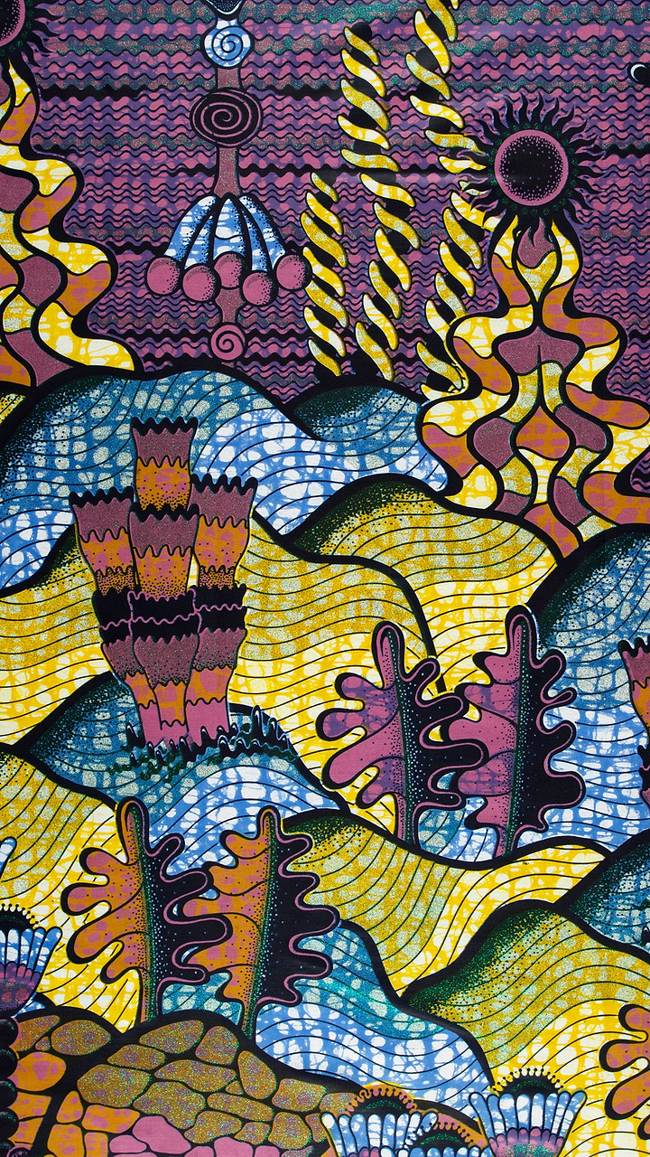Vibrant psychedelic-patterned fabric bold wavy grand super-wax vls7857.004