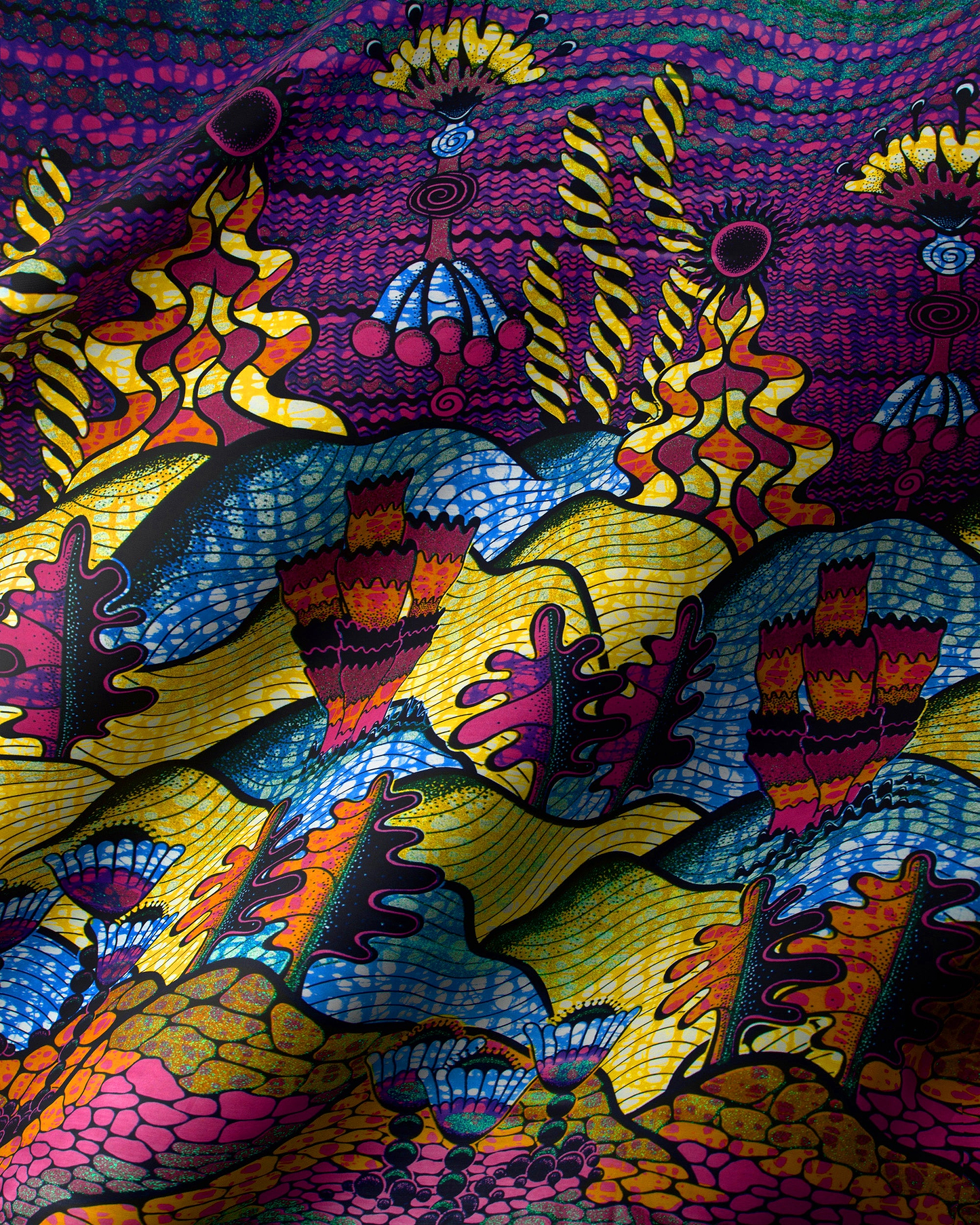 Vibrant psychedelic-patterned fabric bold yellow grand super-wax vls7857.004