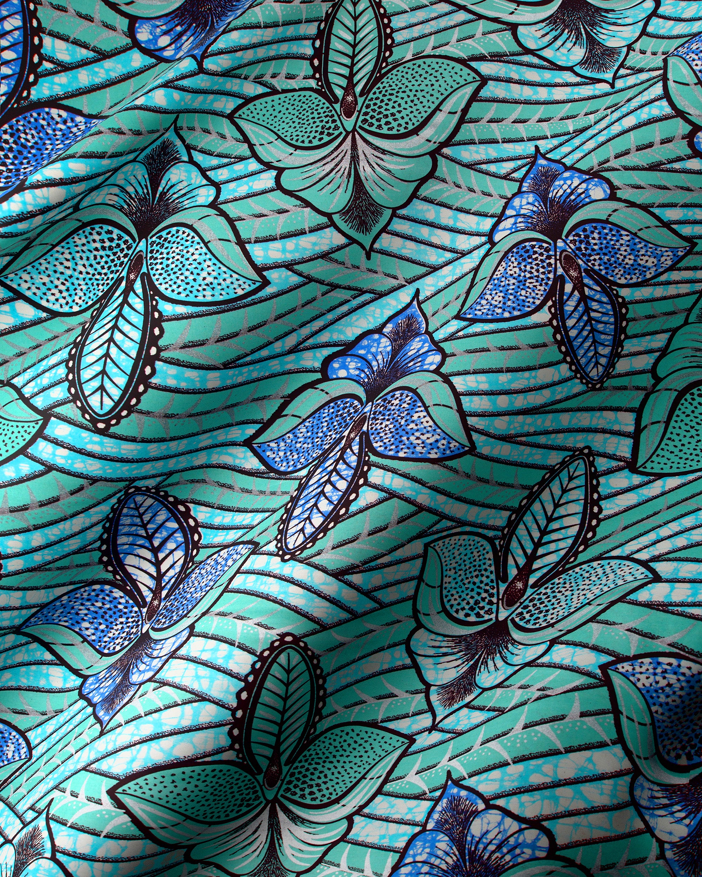 Vibrant turquoise blue butterfly-patterned fabric super-wax vls8004.012