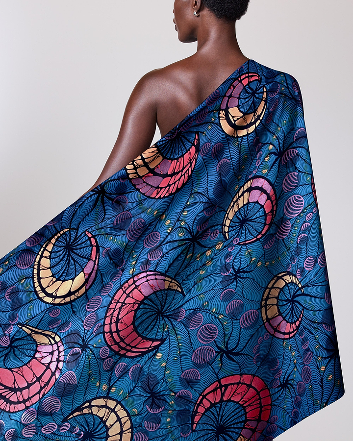 Vibrant blue fabric draped model’s satin royal vlw0192.006