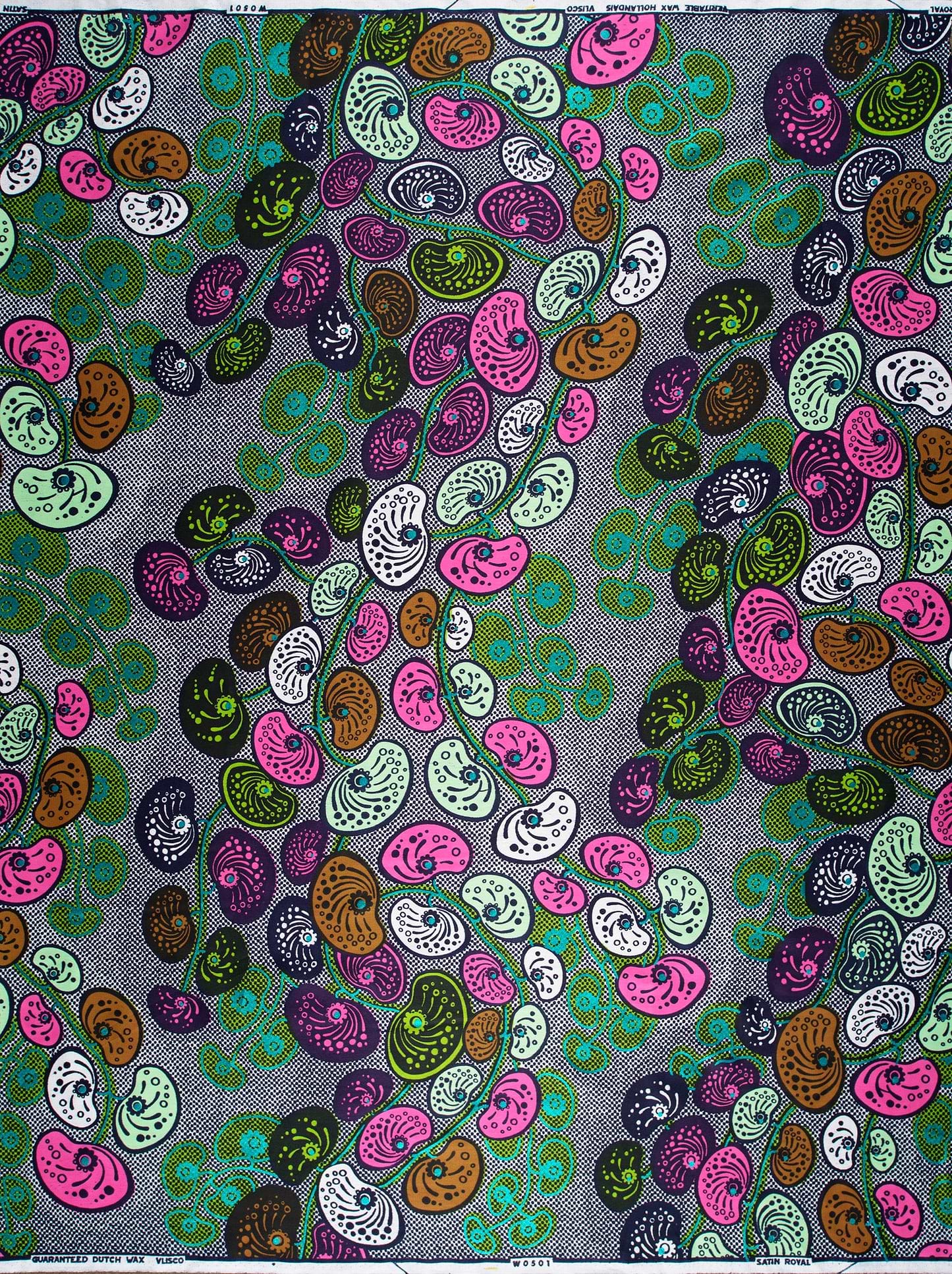 Vibrant multicolored paisley-patterned fabric motifs satin royal vlw0501.007