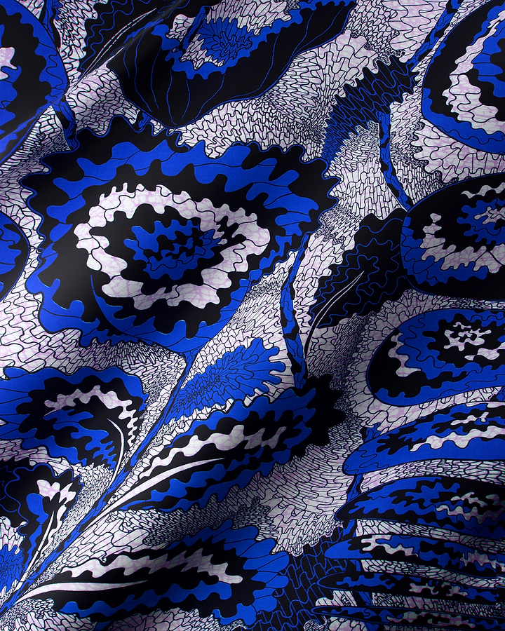 Vibrant blue black white floral-patterned wax hollandais vlw1827.004