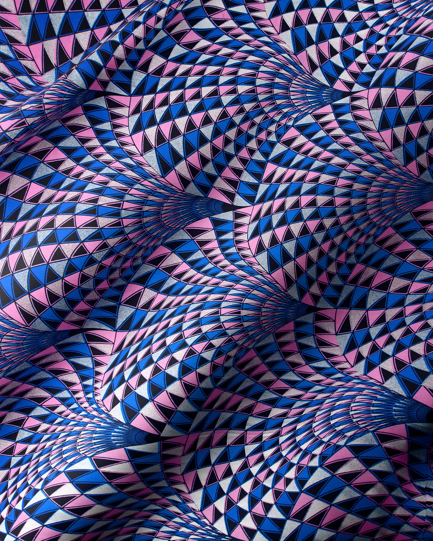 Vibrant geometric-patterned fabric triangles bold wax hollandais vlw2094.028