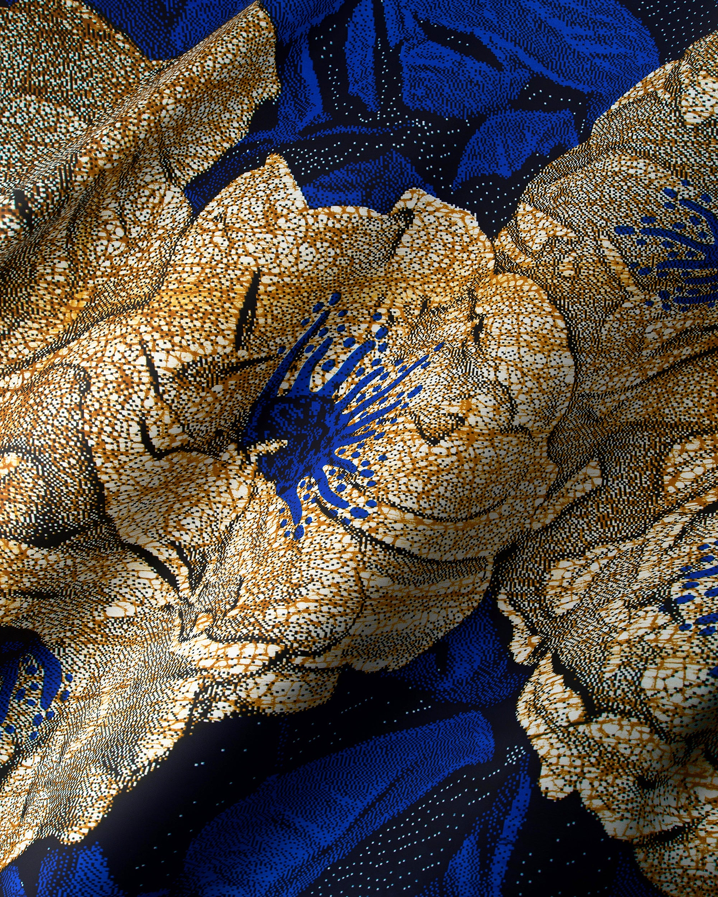 Luxurious fabric bold floral pattern wax hollandais vlw2850.008