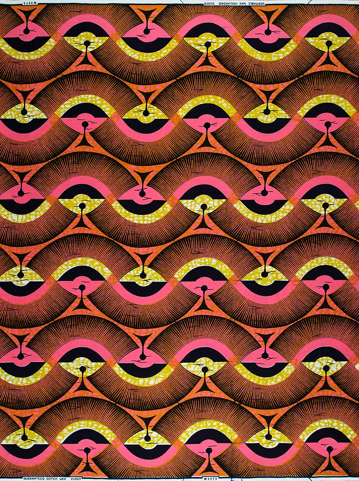 Vibrant geometric-patterned fabric bold pink wax hollandais vlw2975.005