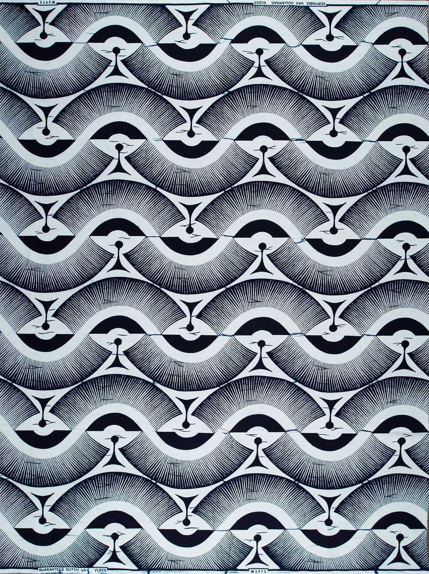 Black white geometric patterned fabric wax hollandais vlw2975.013