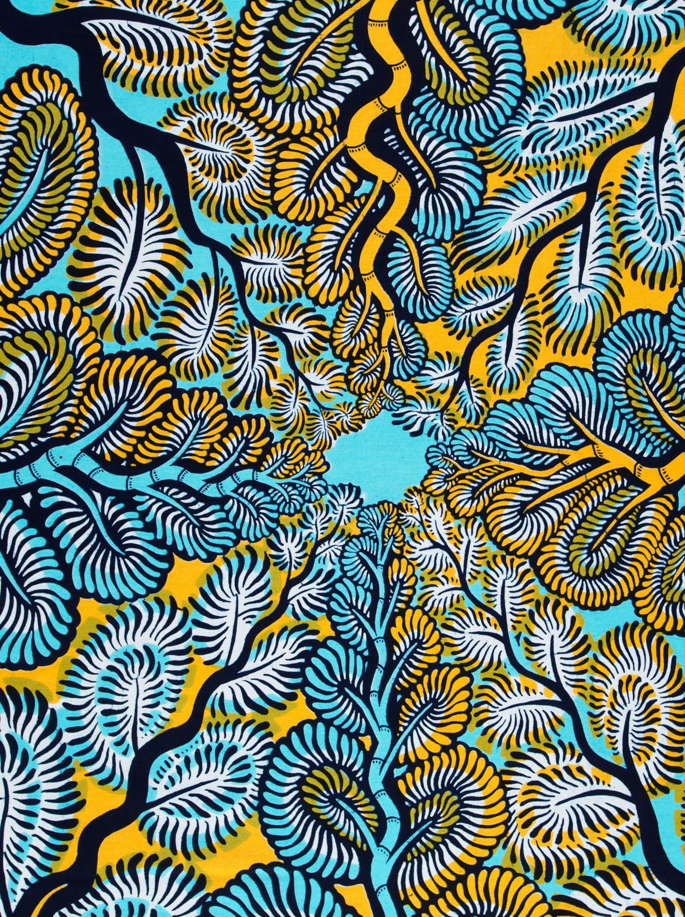 Vibrant abstract patterned fabric leaf-like wax hollandais vlw3579.004