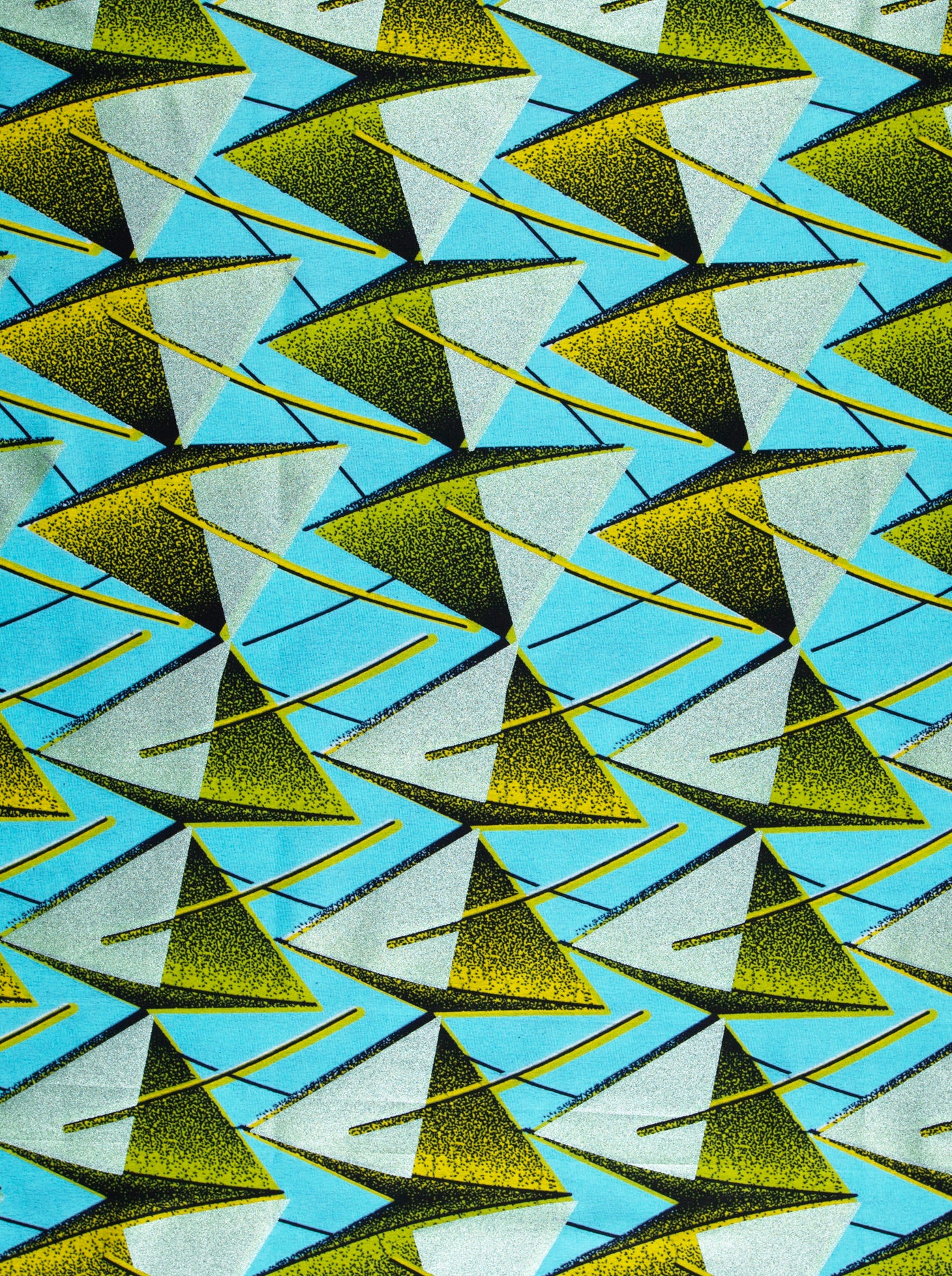 Vibrant geometric fabric pattern triangles wax hollandais vlw4168.020