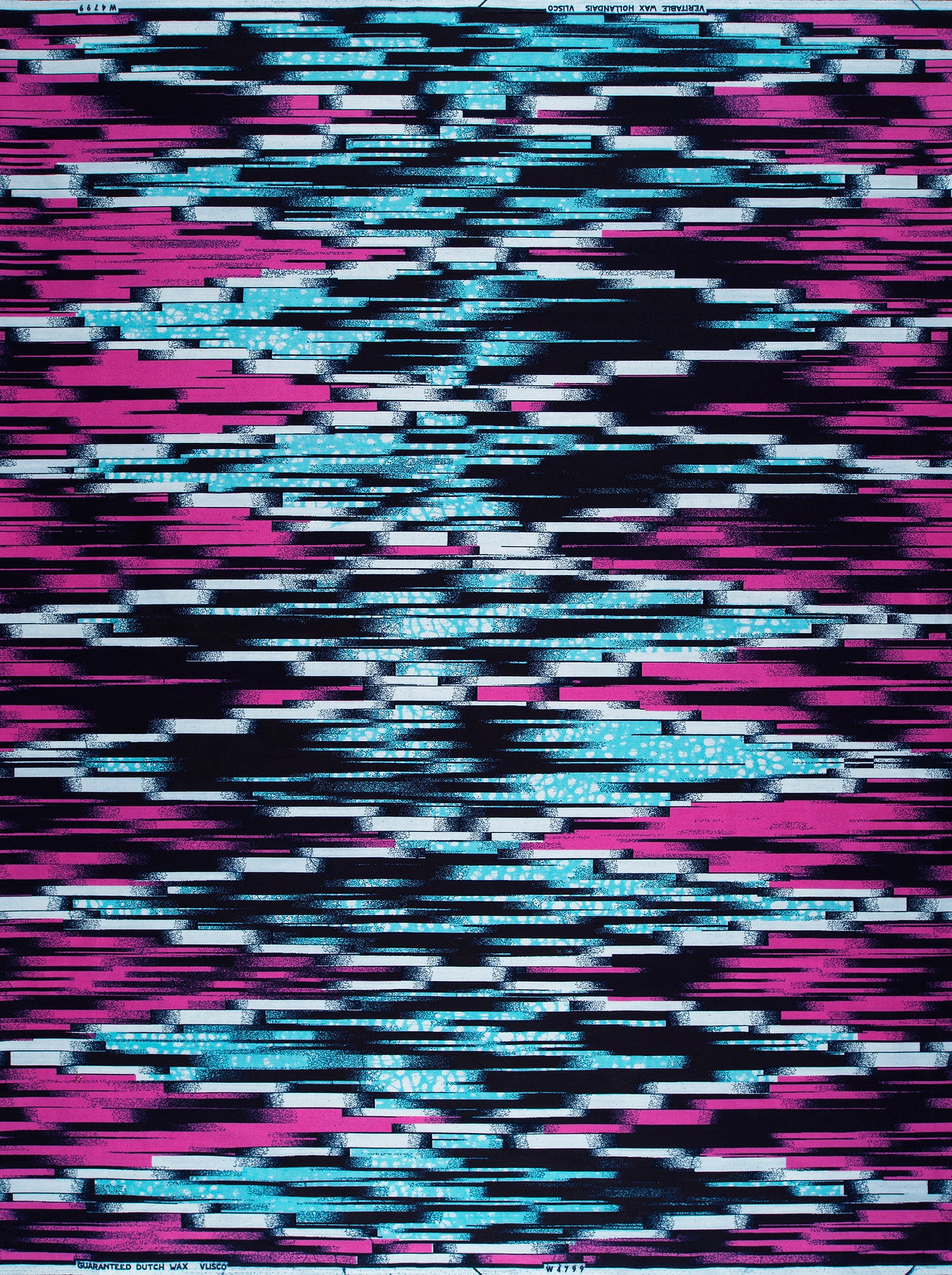 Vibrant digital glitch art bold wax hollandais vlw4799.005