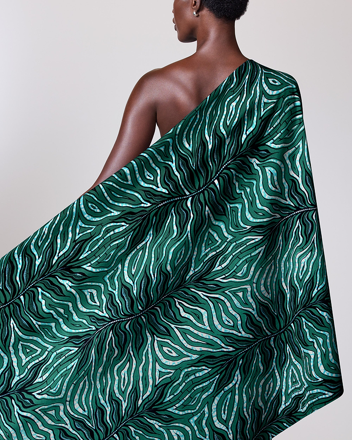 Vibrant emerald green fabric intricate wax hollandais vlw4857.026