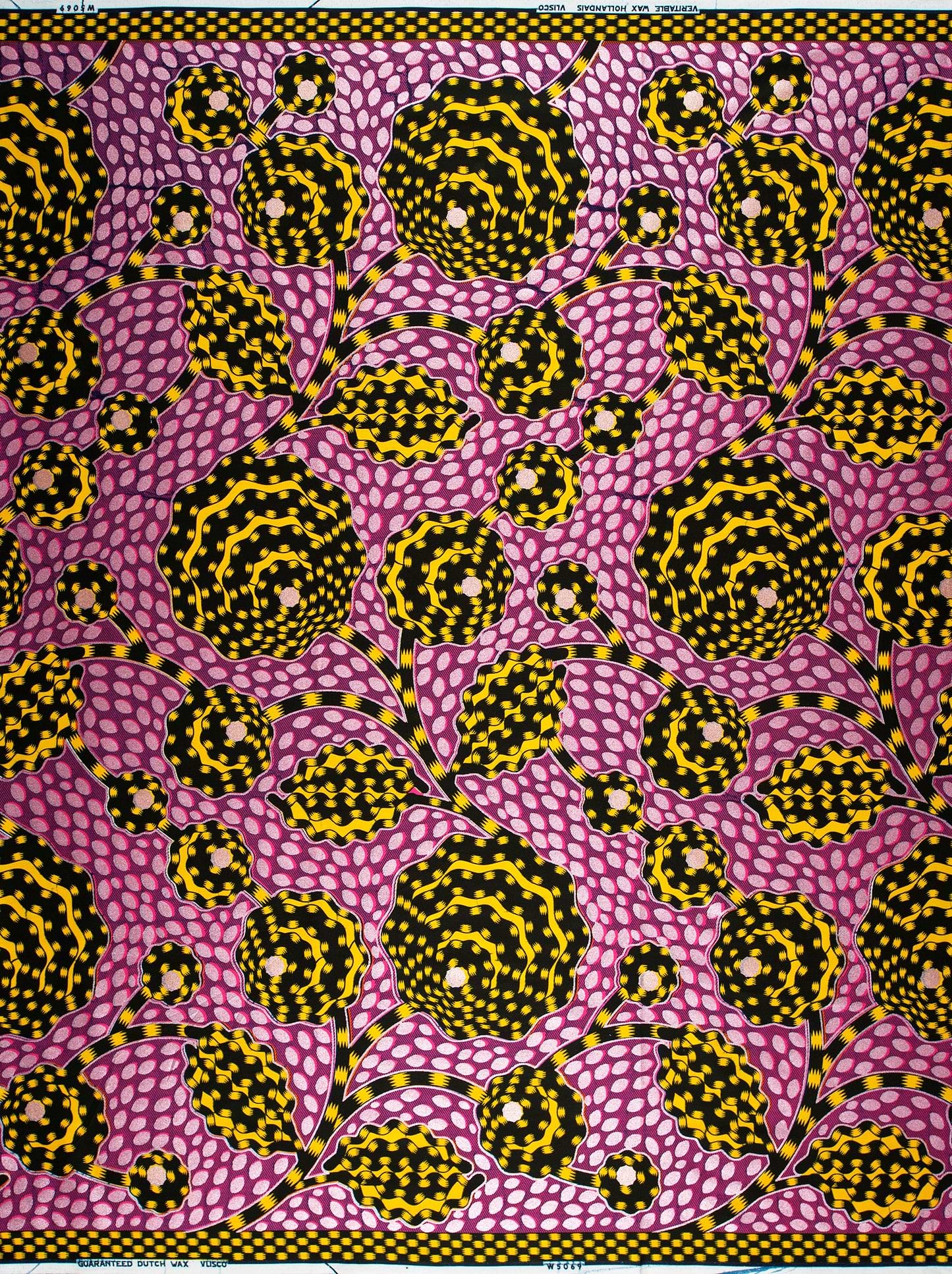 Vibrant pink black african print wax hollandais vlw5069.013