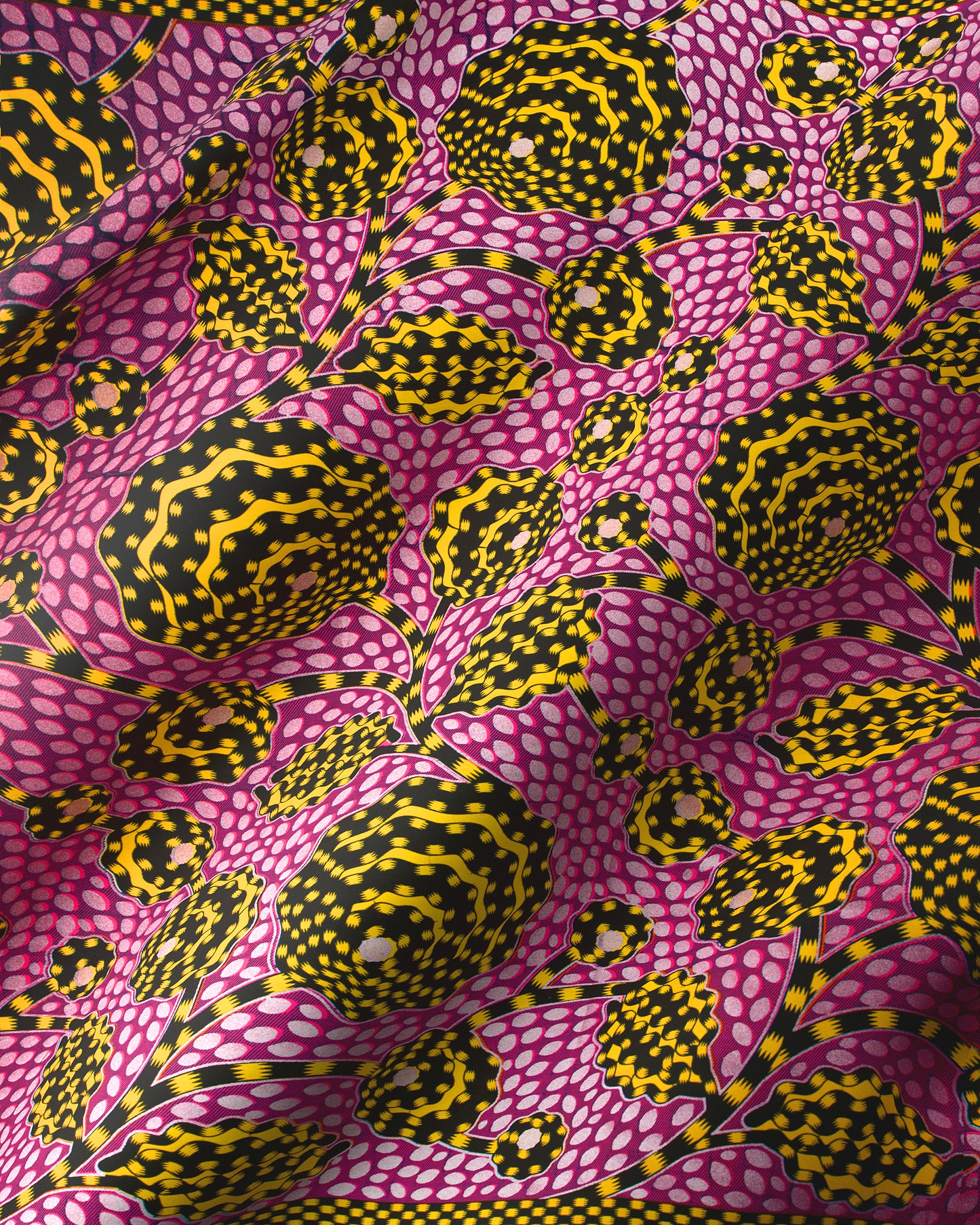 Vibrant pink fabric bold black wax hollandais vlw5069.013