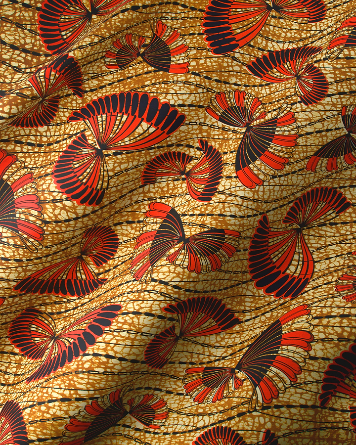 Vibrant red black fan-shaped motifs wax hollandais vlw5154.010