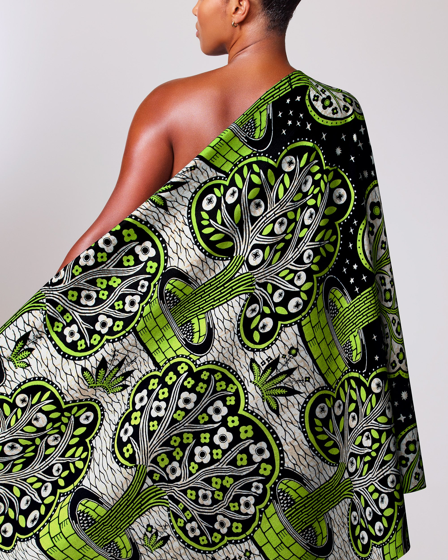 Vibrant green black patterned fabric wax hollandais vlw5403.008