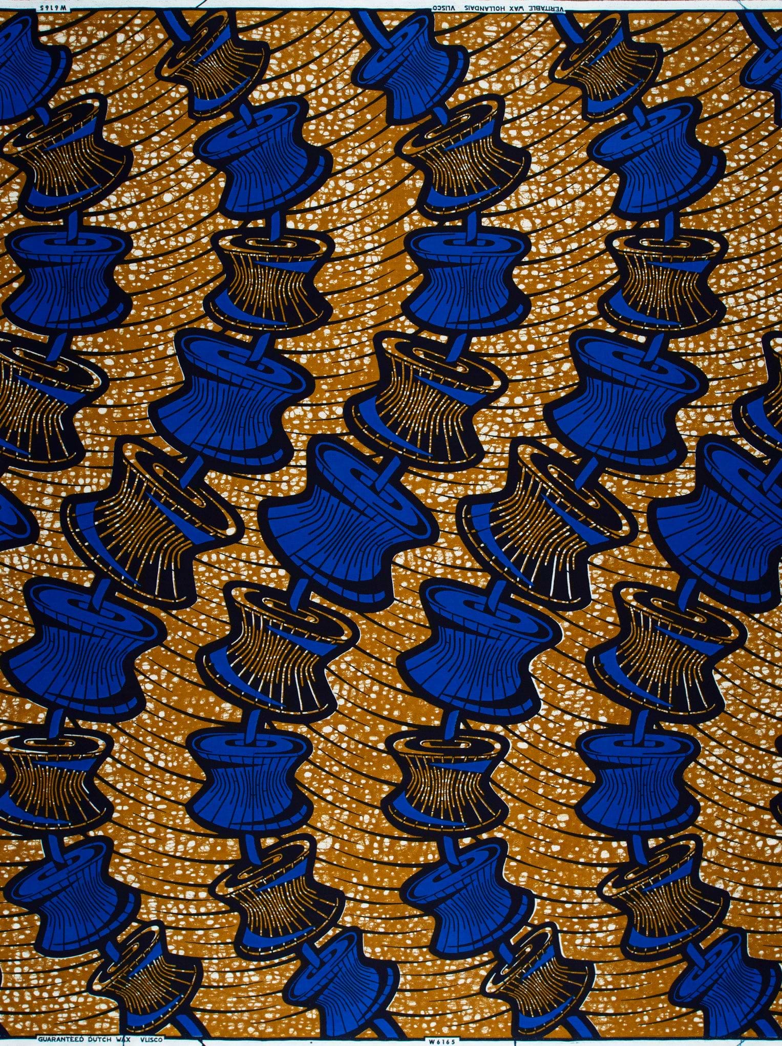 Vibrant blue spool-shaped motifs black wax hollandais vlw6165.004