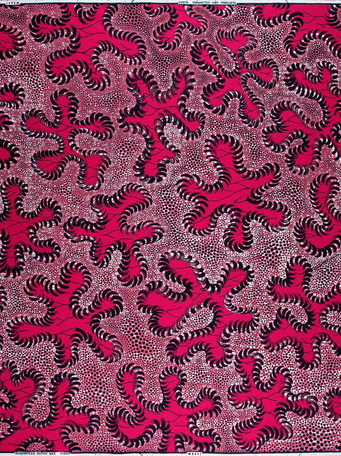 Vibrant red fabric bold black wax hollandais vlw8651.001