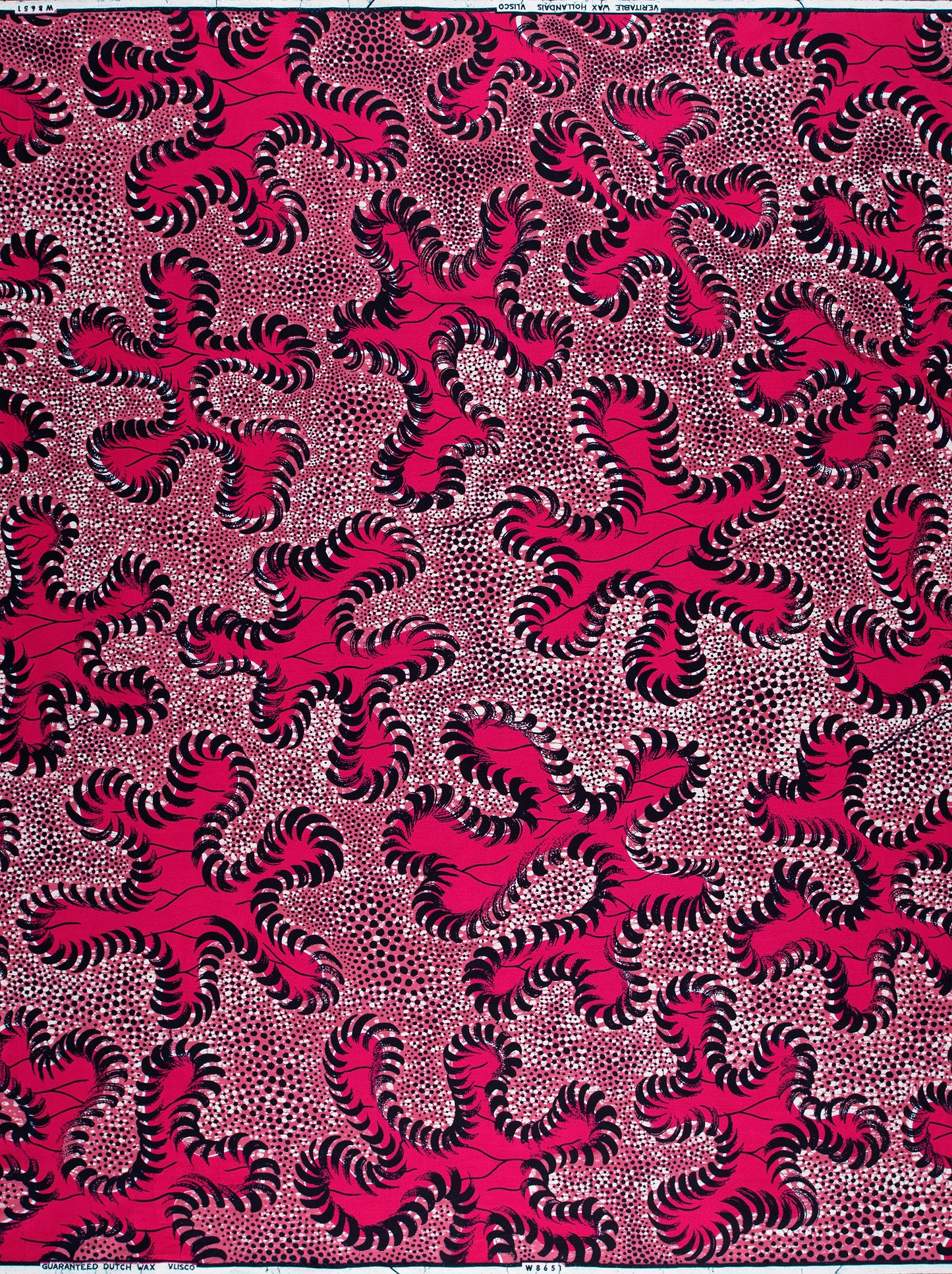 Vibrant red fabric bold black wax hollandais vlw8651.001