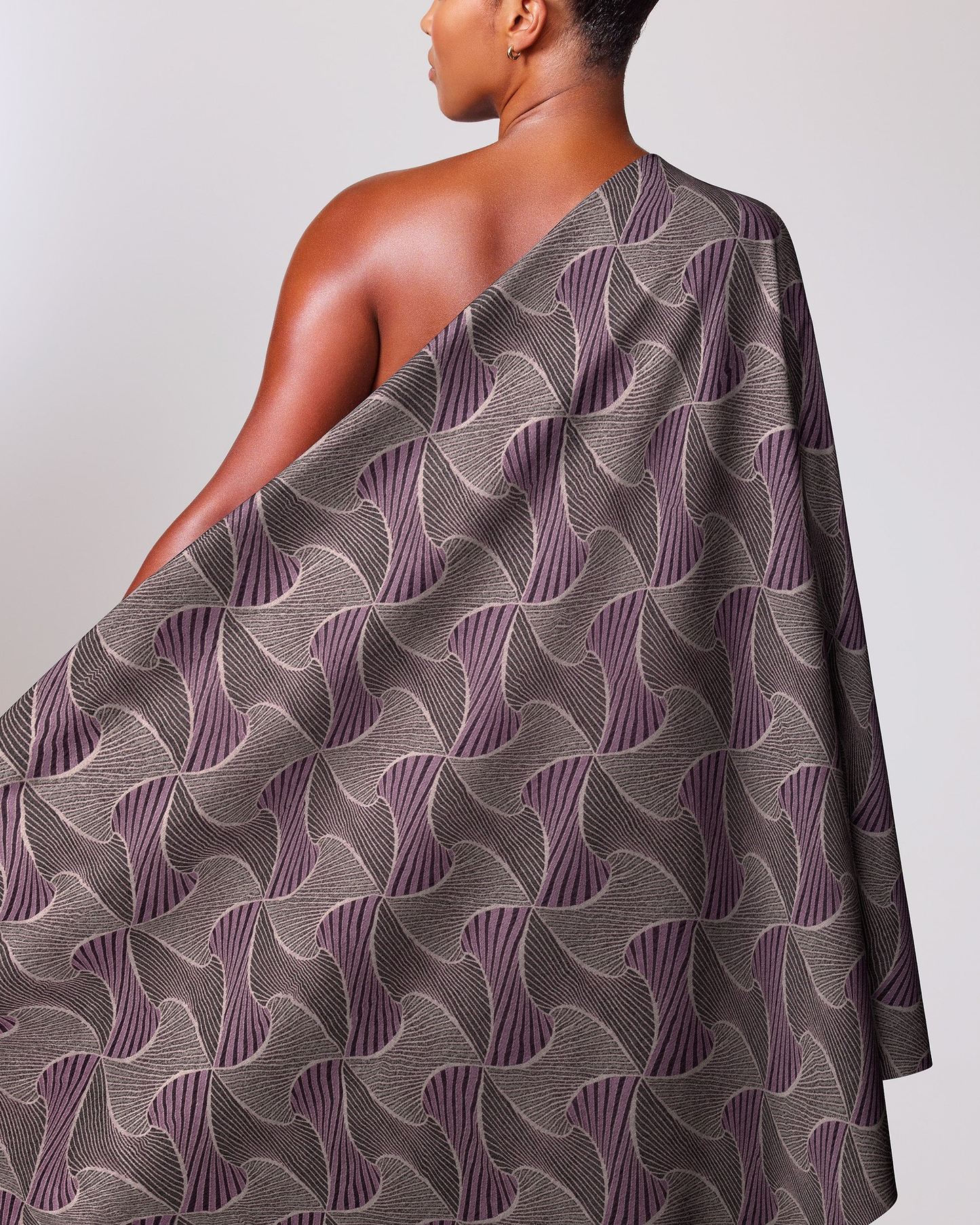 One-shoulder garment rich textured fabric radiance vlr9969.001