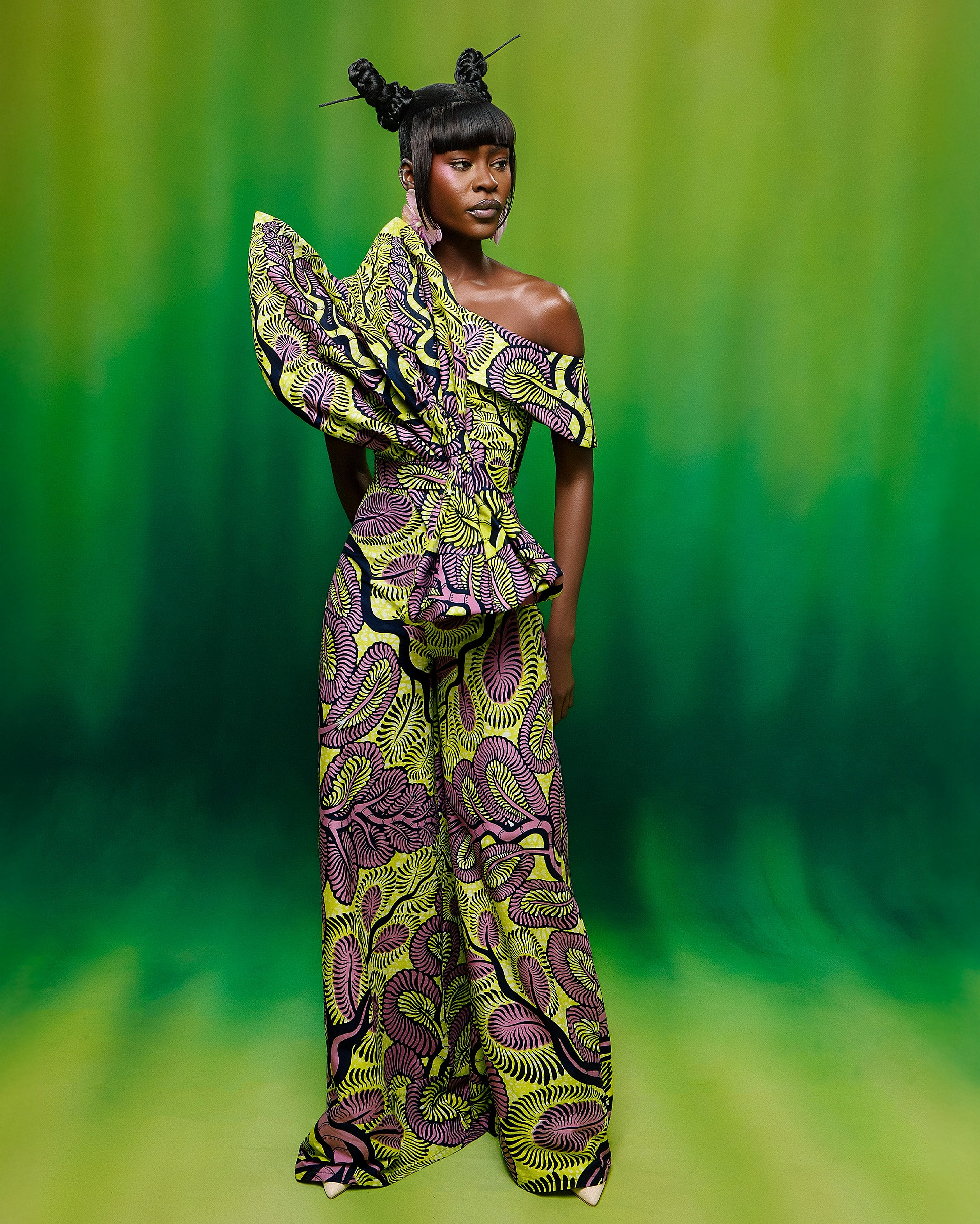 Vibrant one-shoulder gown bold green wax hollandais vlw3579.001