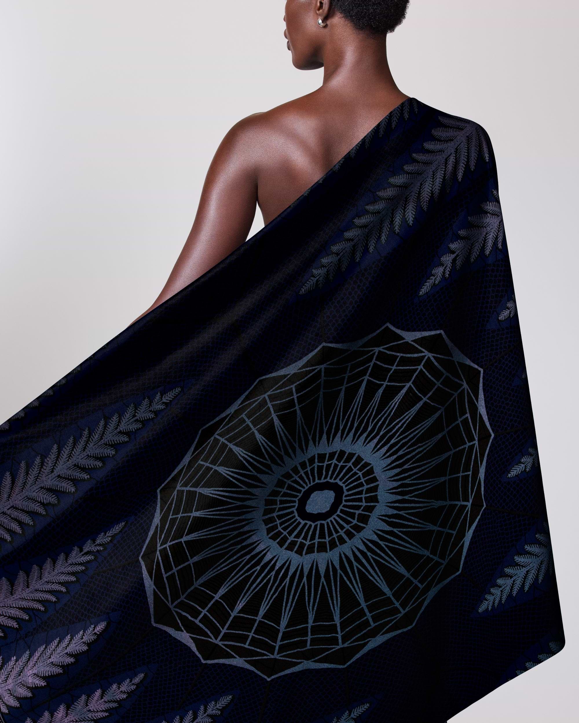 Sky Wax | VL00549.313 | Red-Blue Pearl Embellished