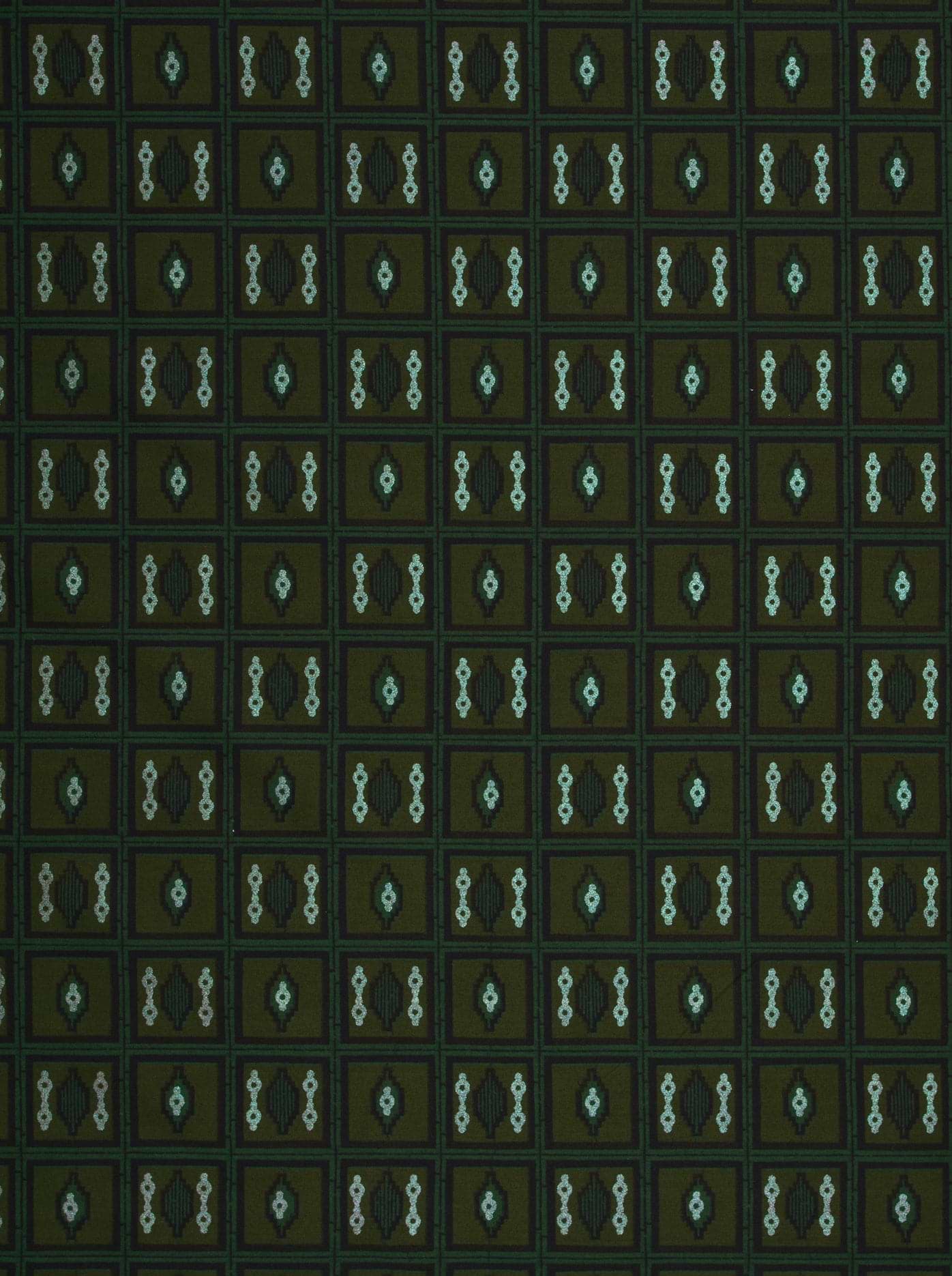 Sky Wax | VL01630.065 | Red-Green Pearl Embellished