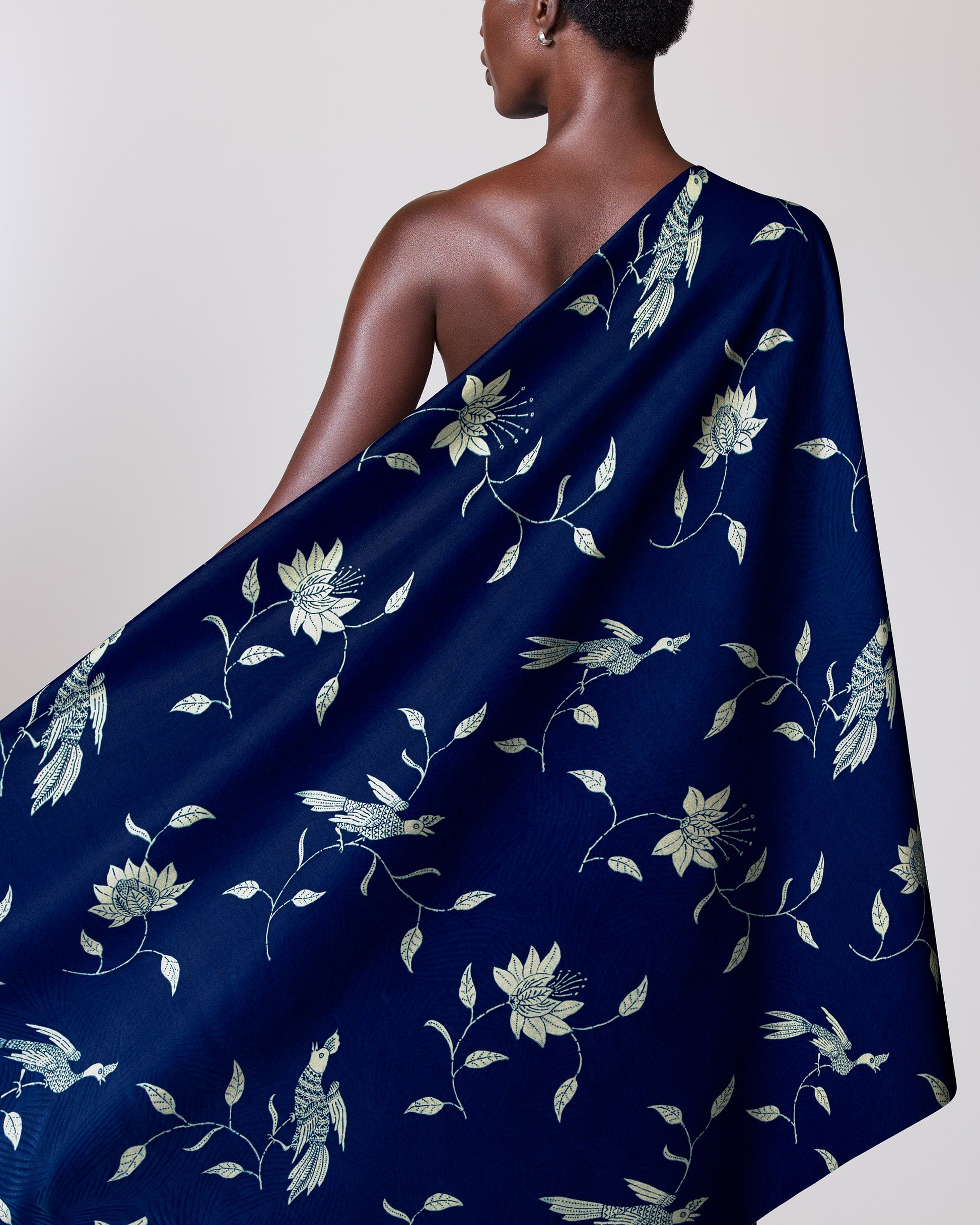 Navy blue silk scarf elegant wax hollandais vl03366.020