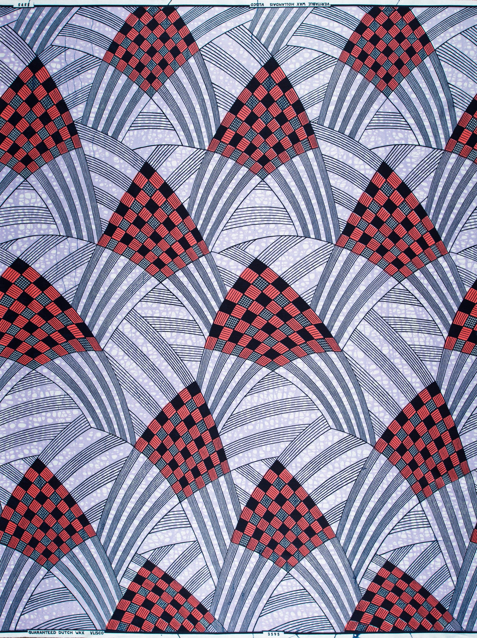Red black checkered triangular motifs wax hollandais vl03595.042