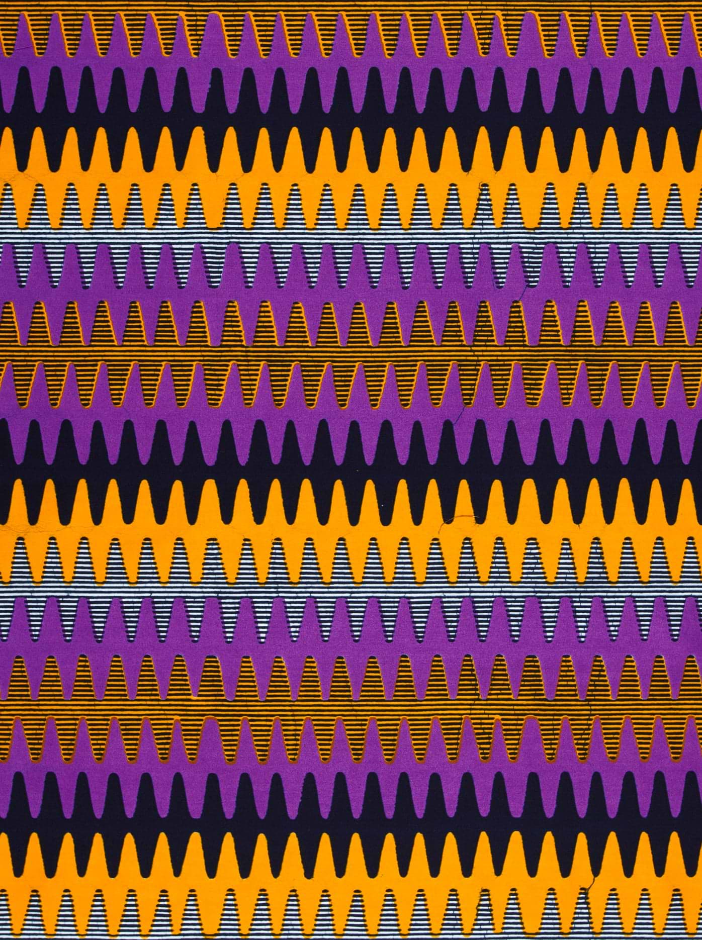 Vibrant geometric-patterned fabric bold purple wax hollandais vl04787.086