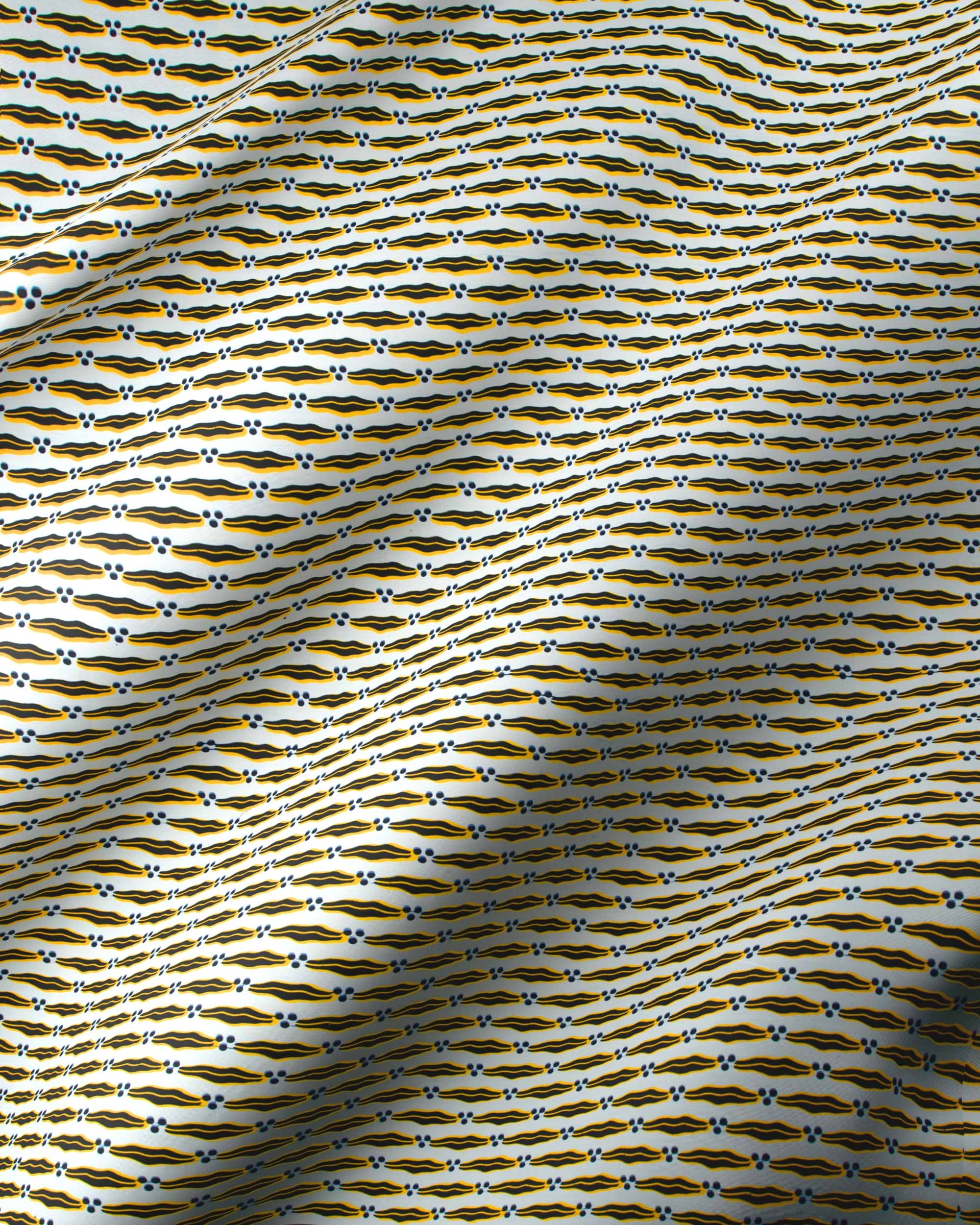 Fabric pattern black gold bat wax hollandais vl0h703.140